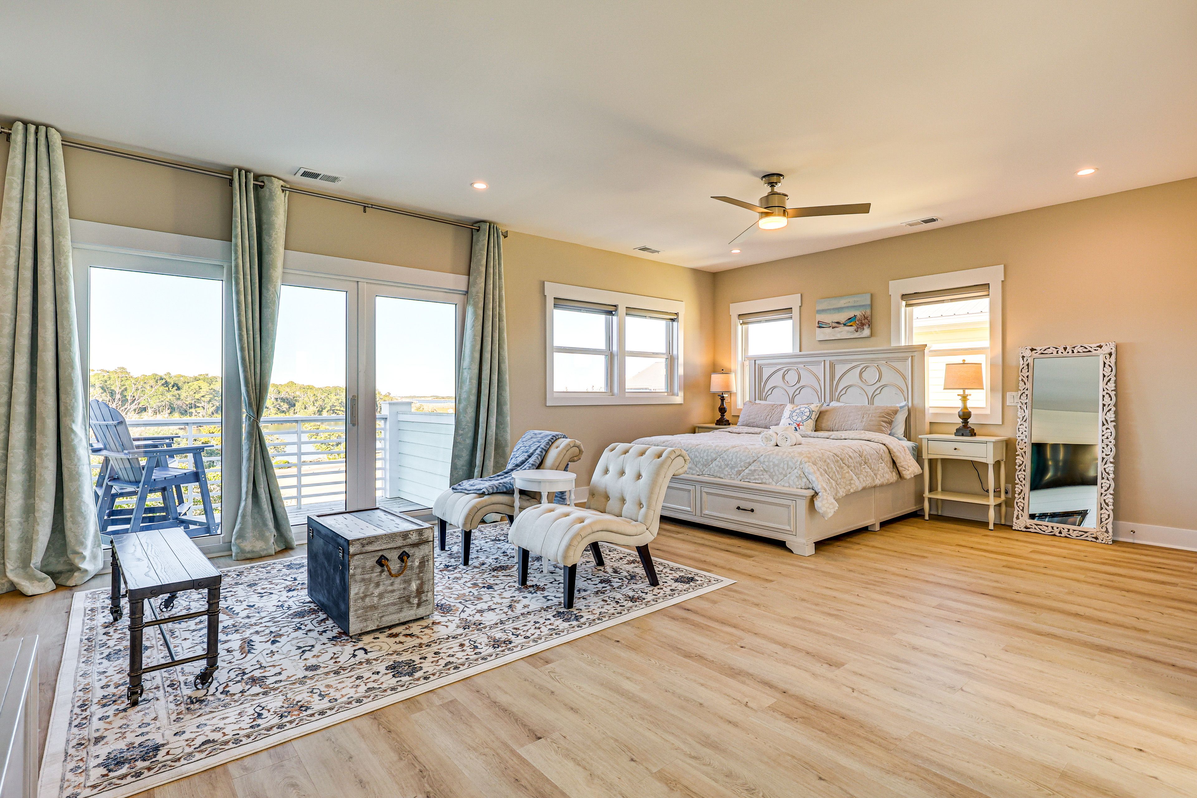 Bedroom 4 | King Bed