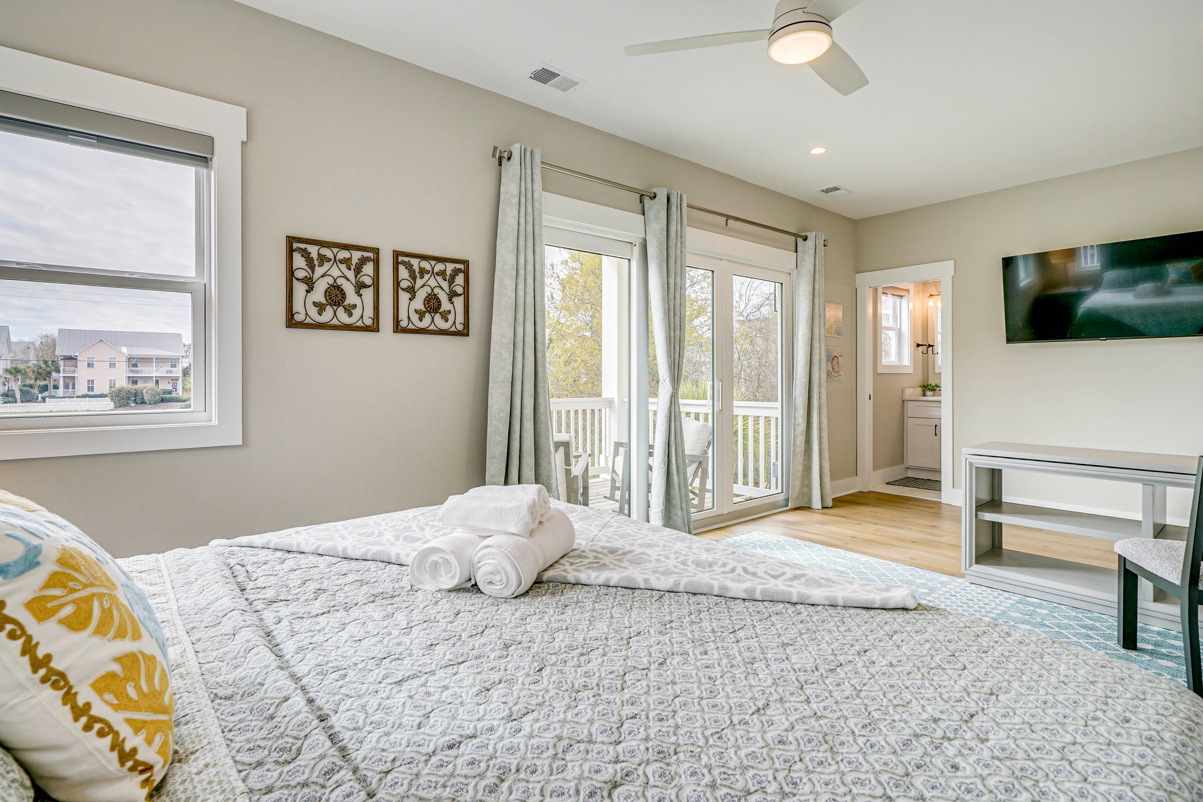 Bedroom 7 | King Bed