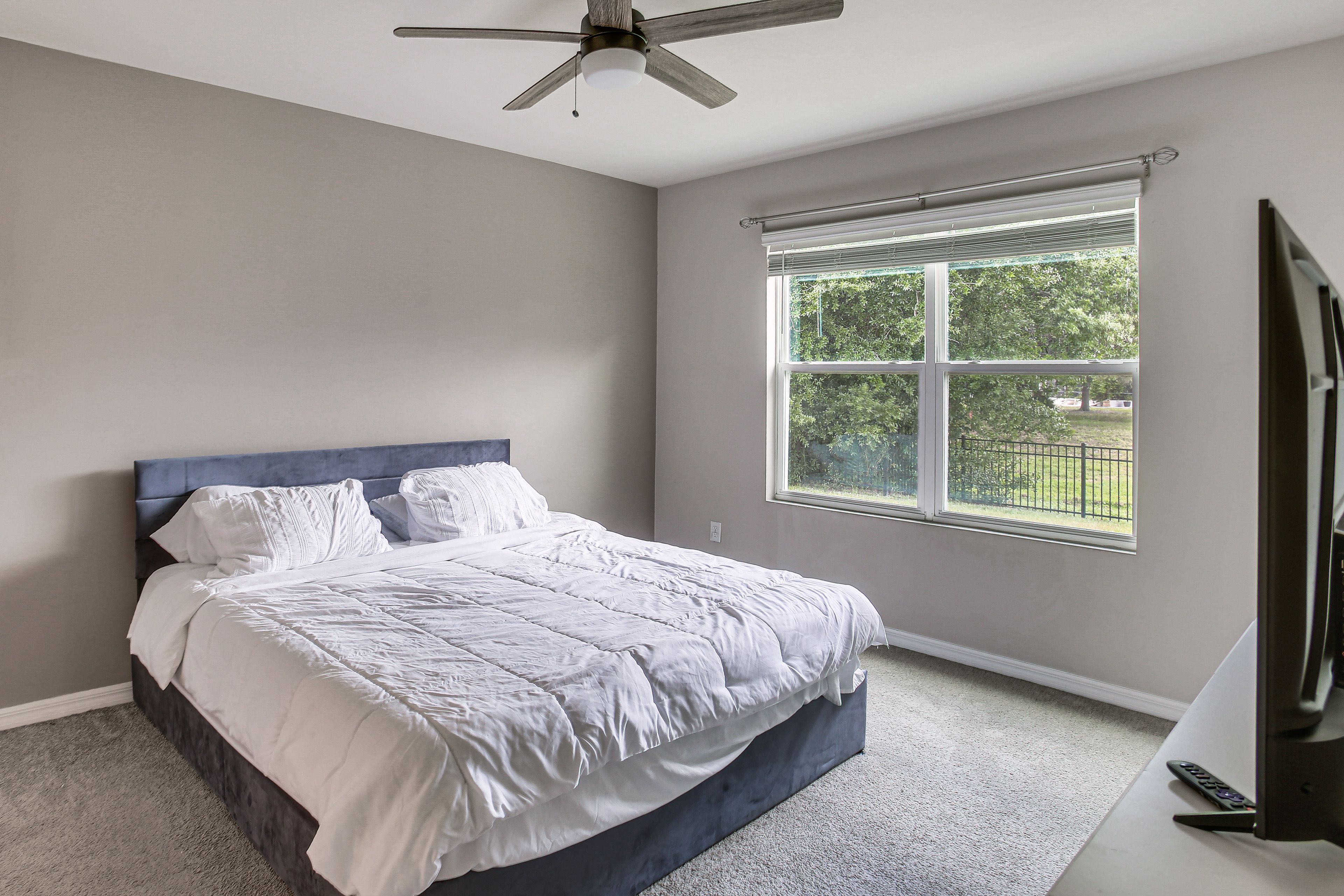 Bedroom 1 | King Bed