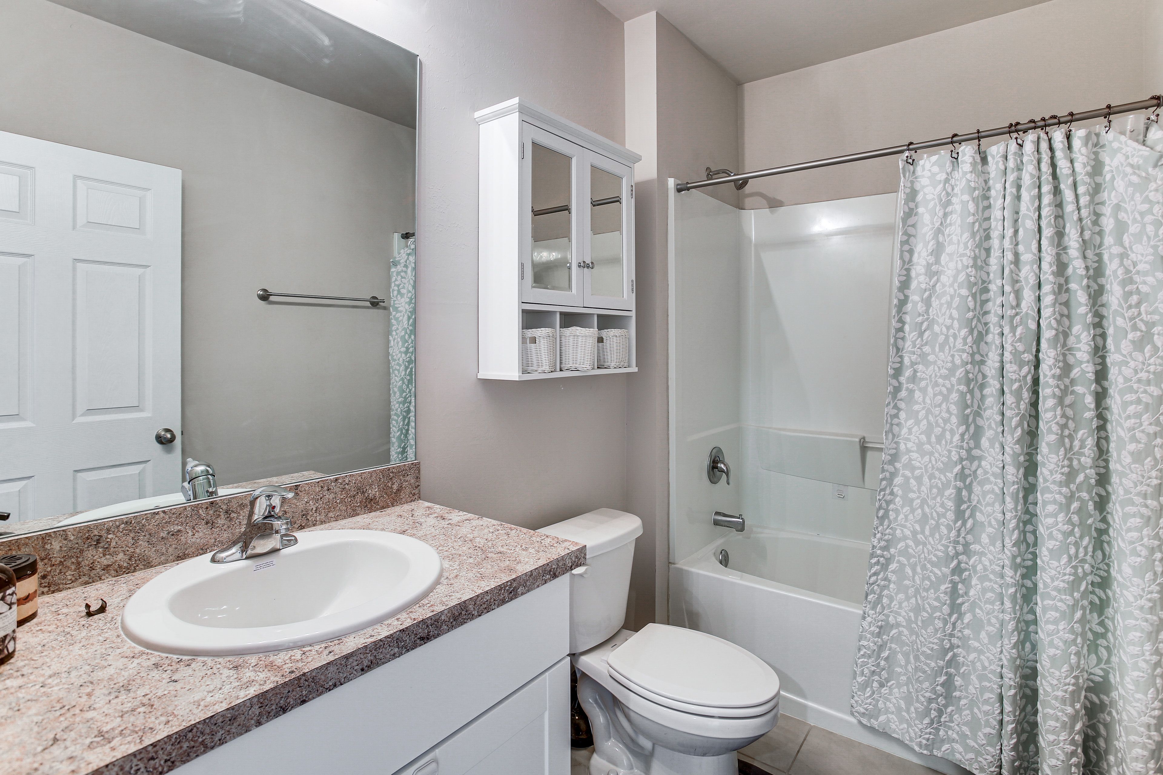 Full Bathroom