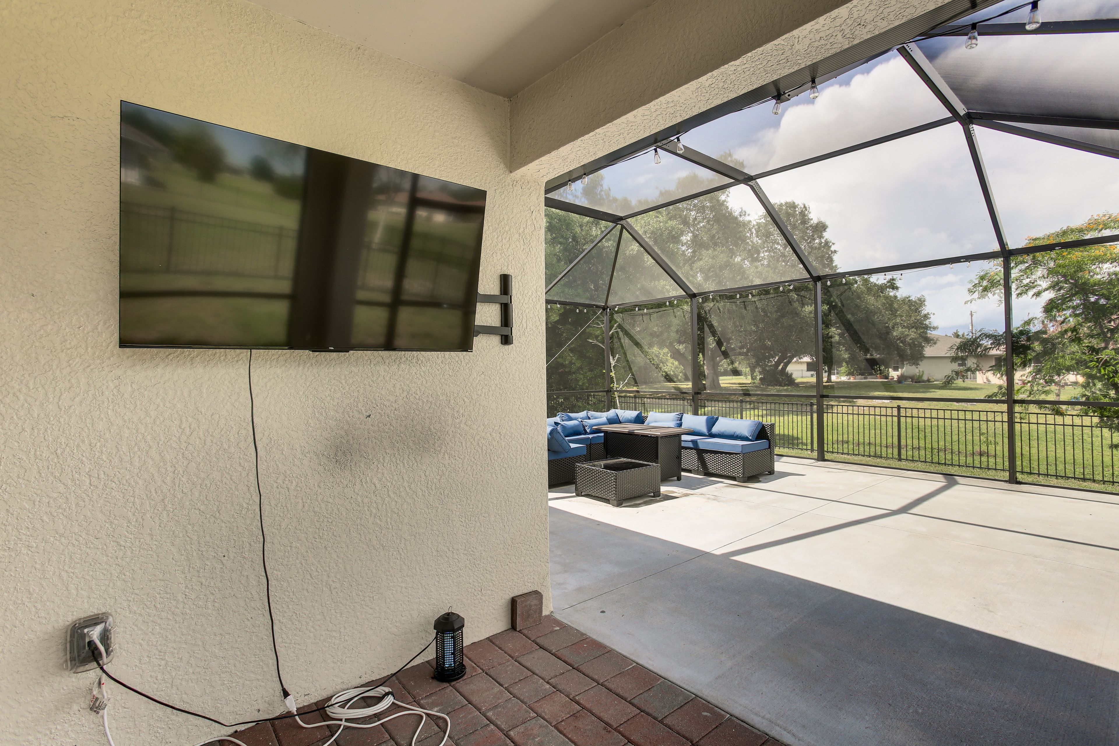 Furnished Lanai