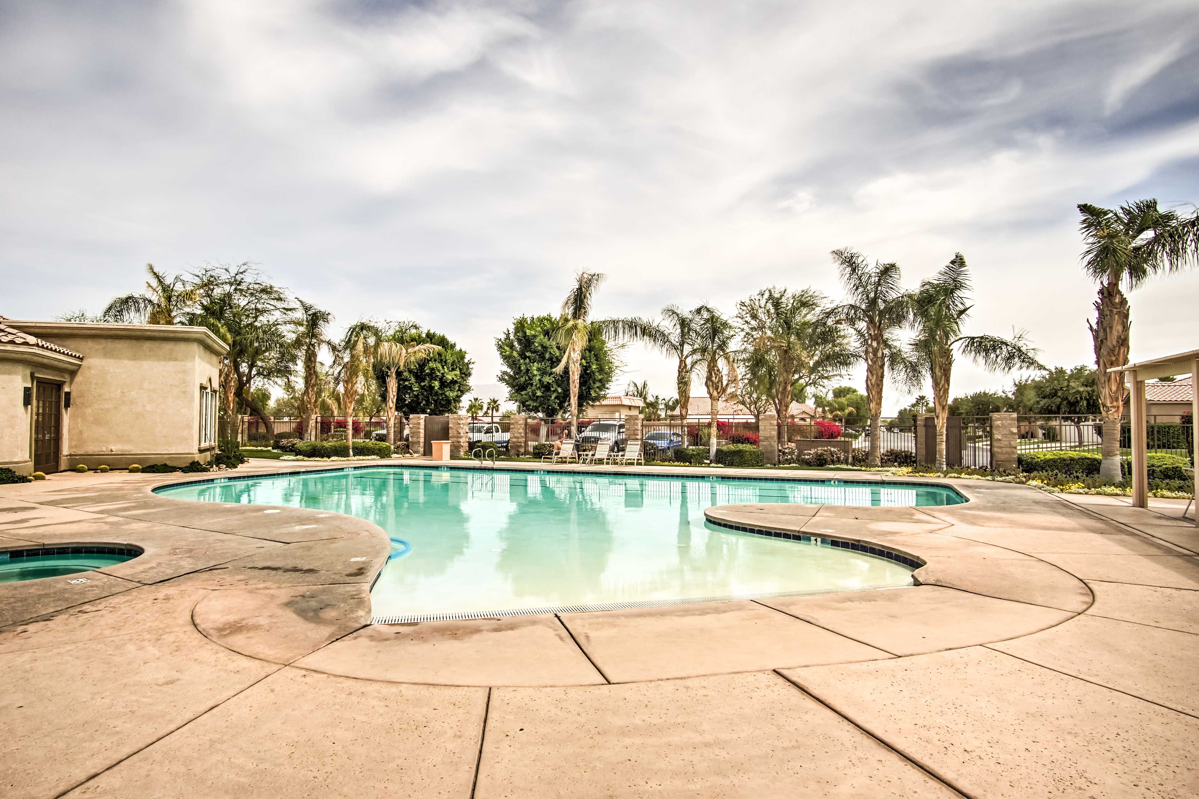 Indian Springs Community Amenities | Outdoor Pool