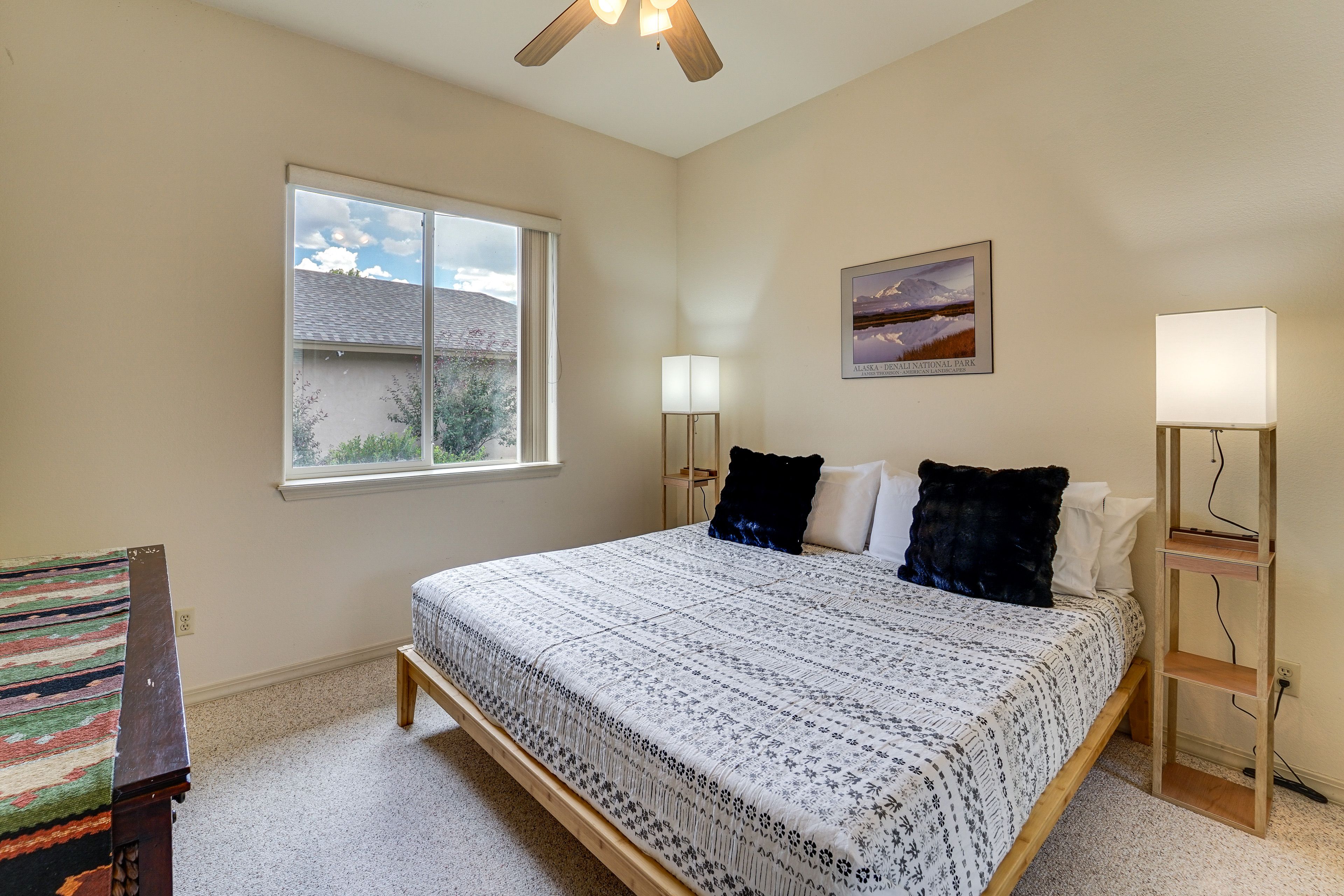 Bedroom 2 | King Bed