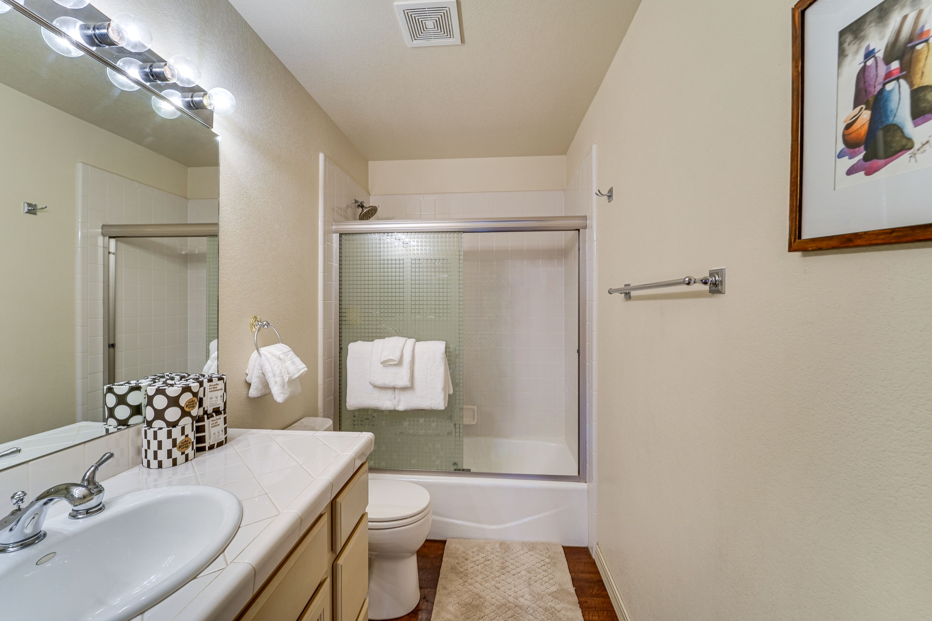 Full Bathroom | Towels & Linens Provided