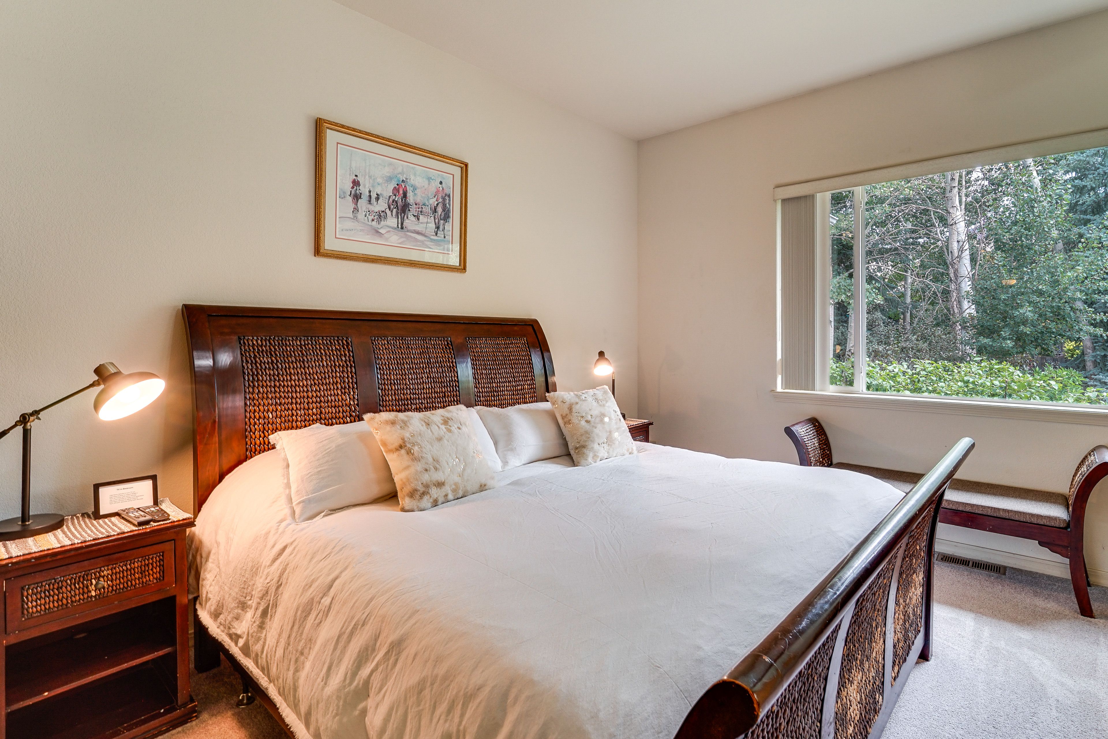 Bedroom 1 | King Bed | En-Suite Bathroom