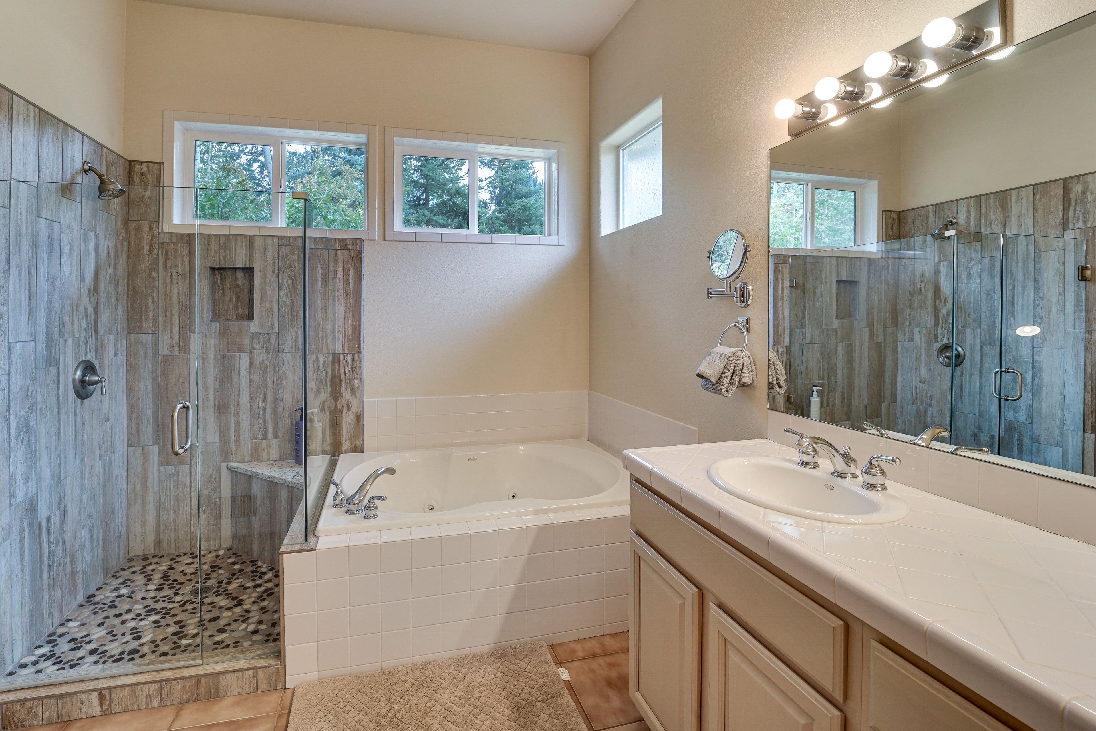 En-Suite Bathroom | Soaking Tub