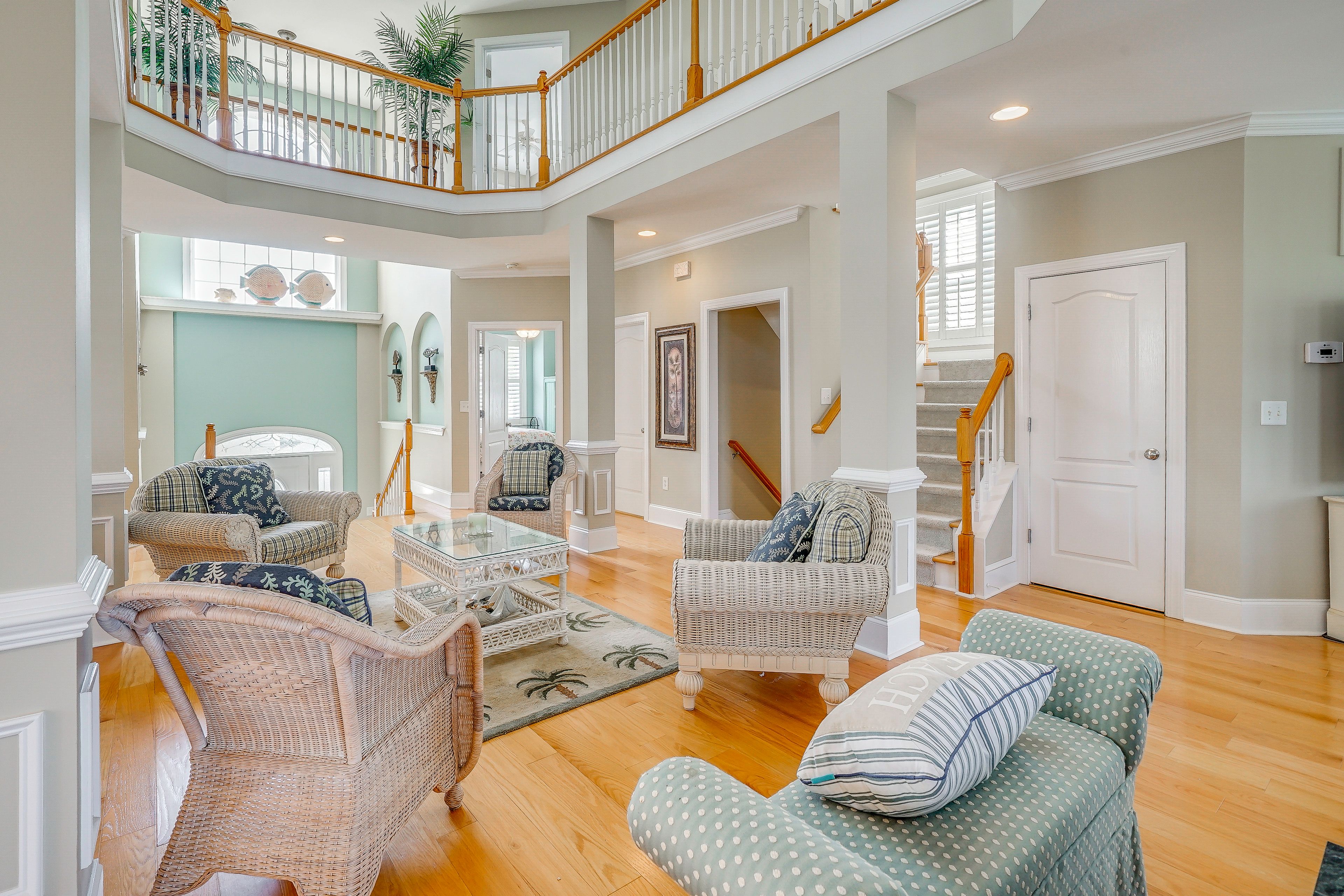 Living Room | Entryway | Fireplace | Main Floor