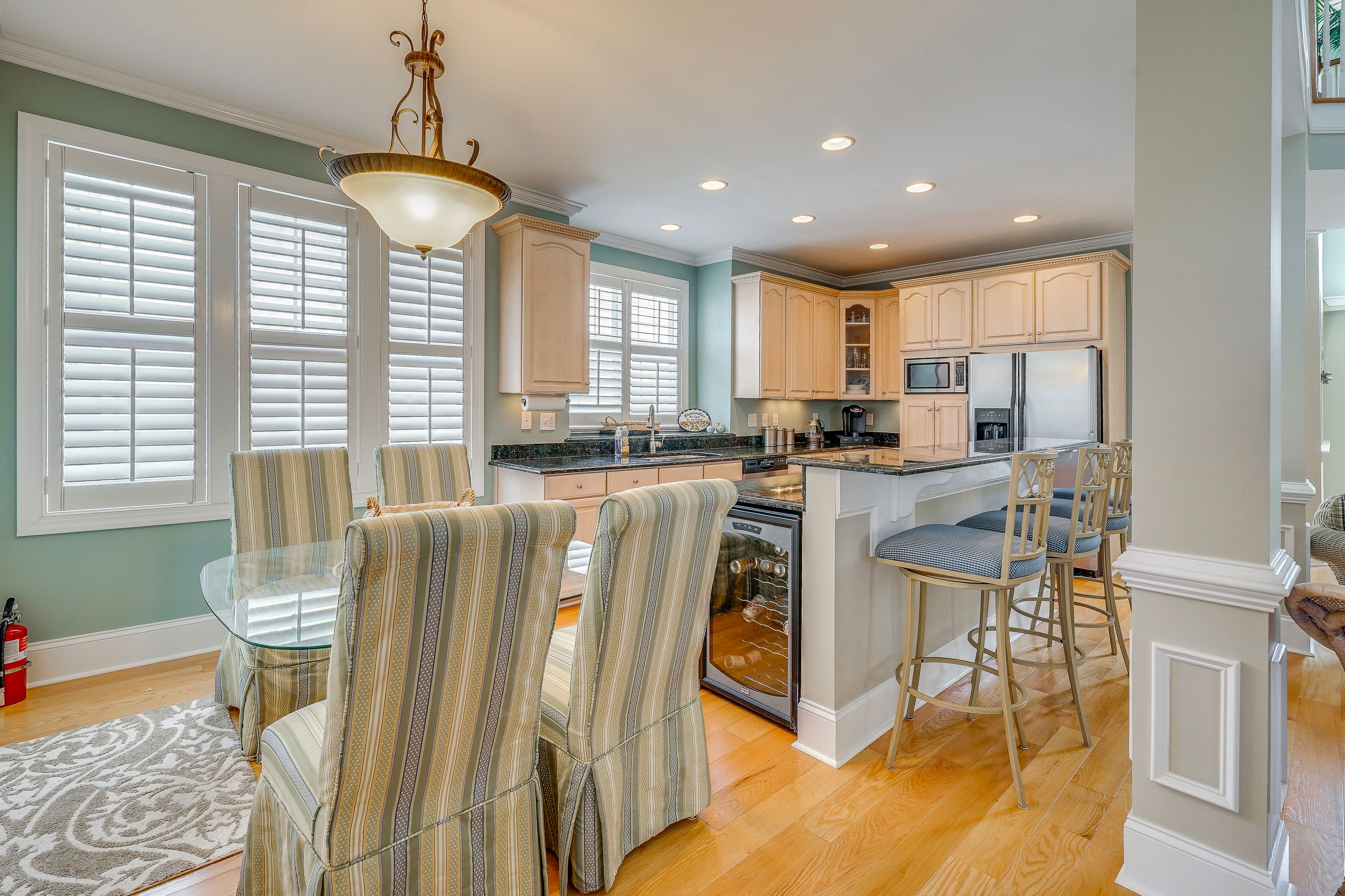 Kitchen & Dining Area | Open Floor Plan