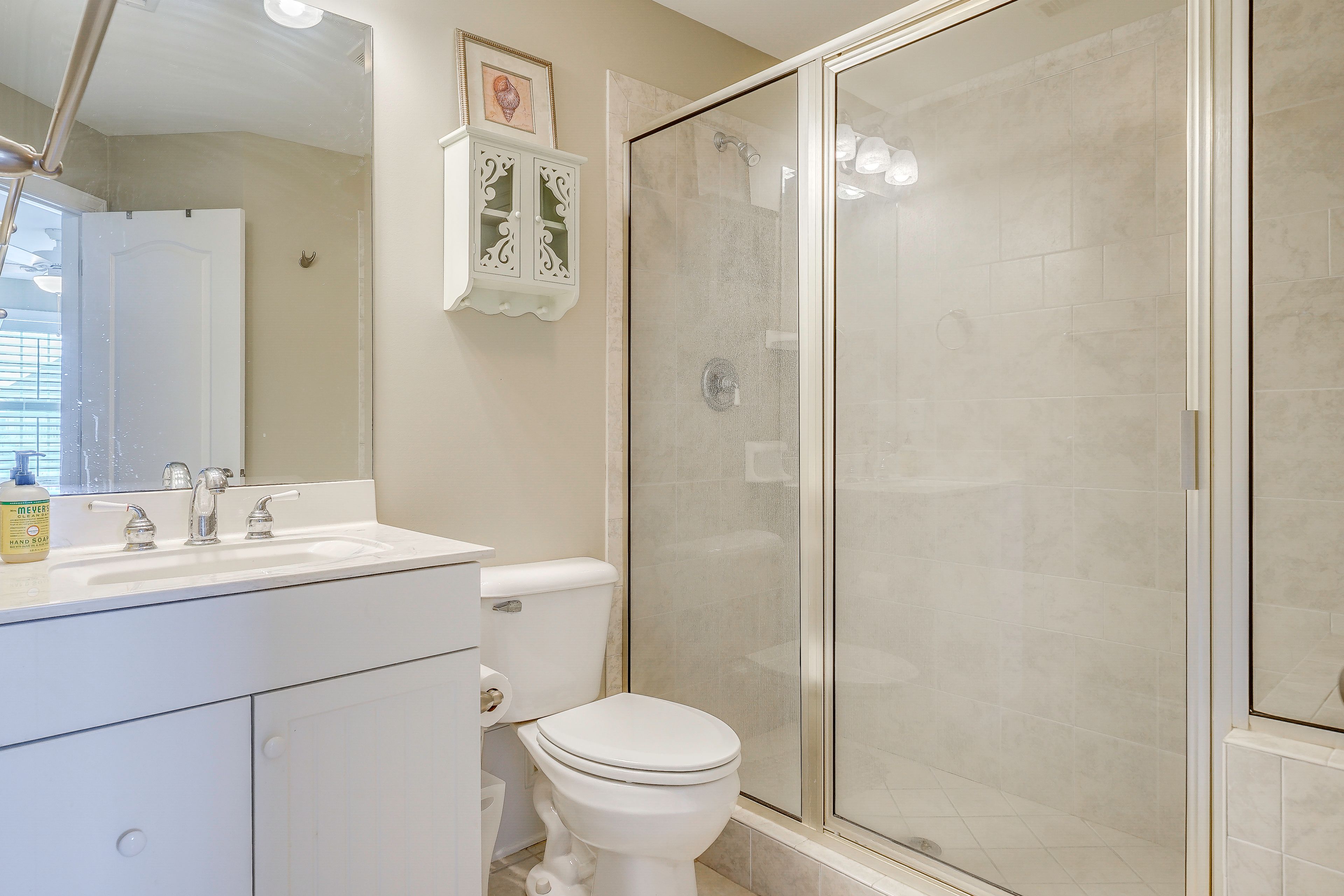 Full Bathroom | Upper Level