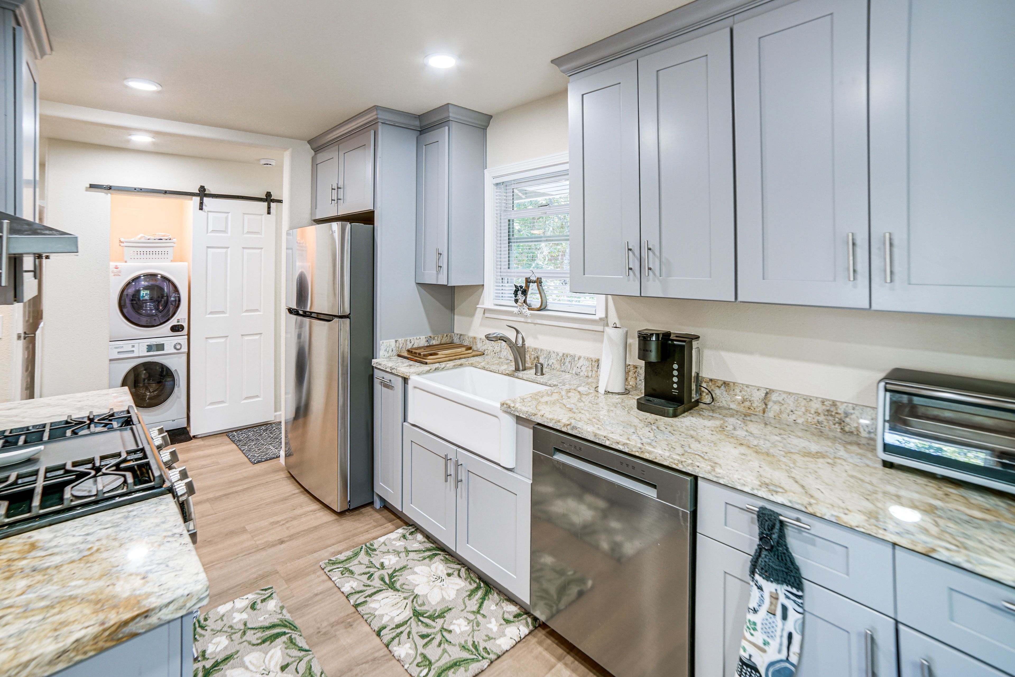 Kitchen | Cooking Basics | Dining Area | Dishes & Flatware Provided