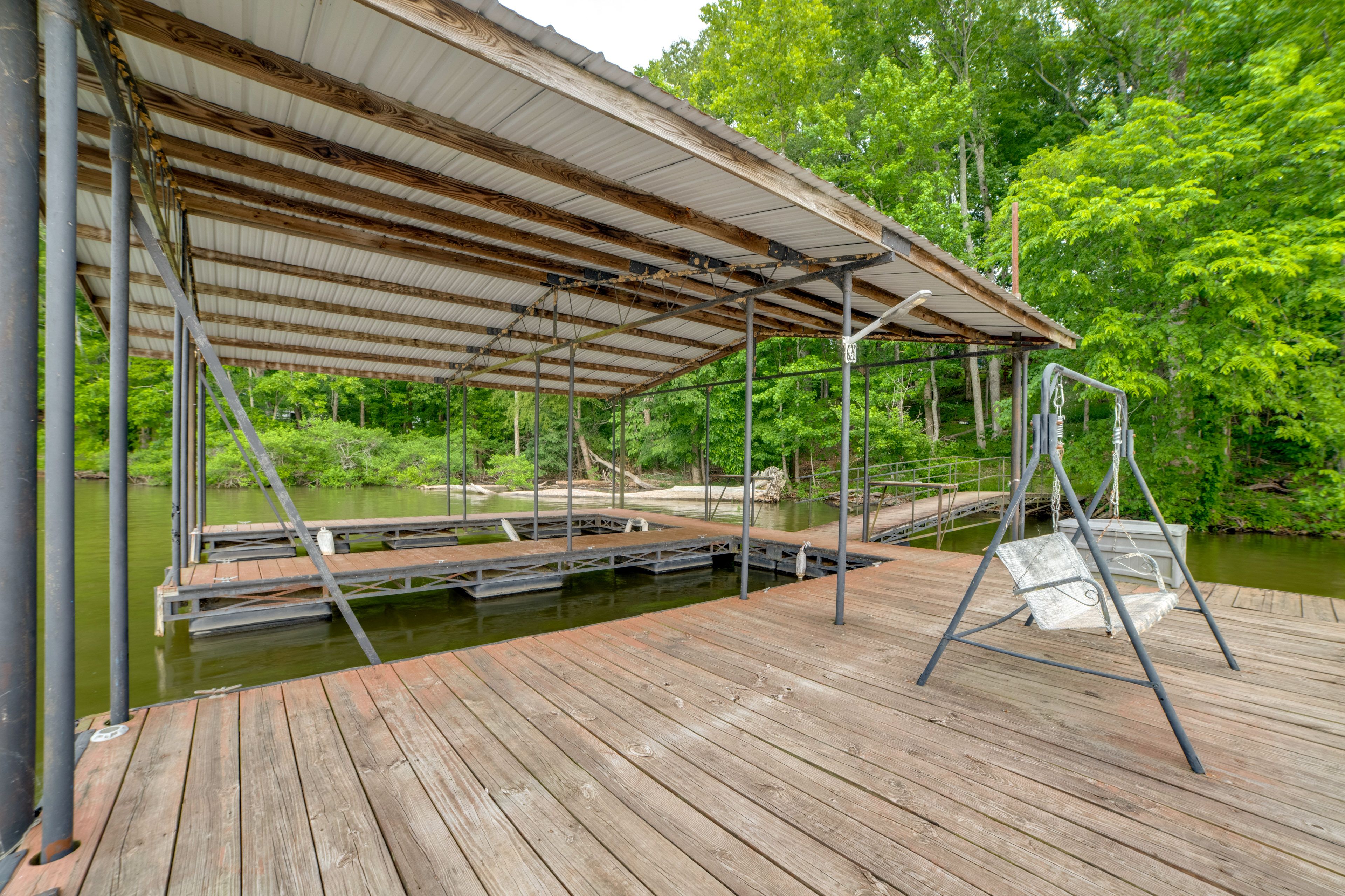 Shared Dock | 1 Private Slip