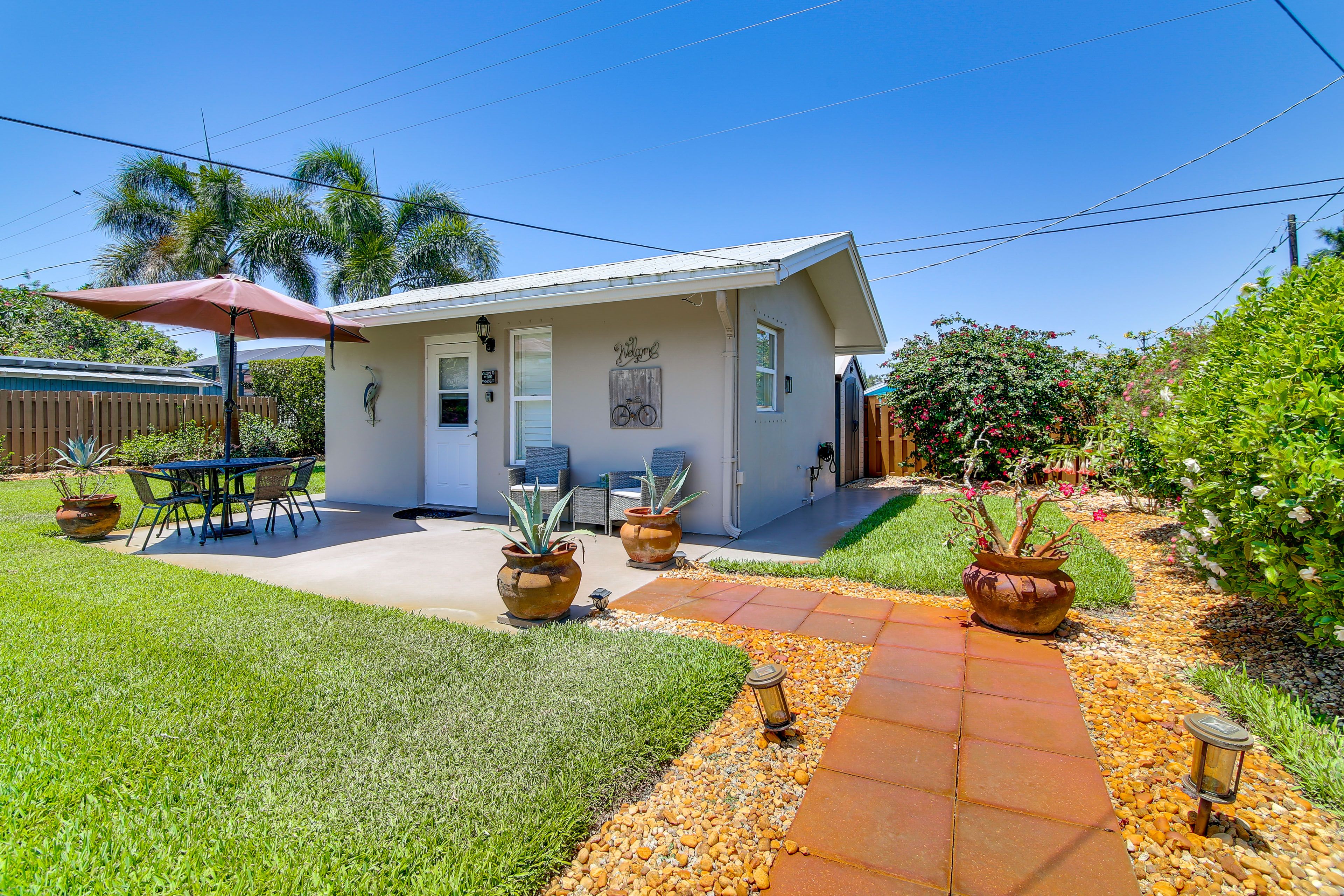 Naples Vacation Rental | Studio | 1BA | 350 Sq Ft | Threshold Step to Enter