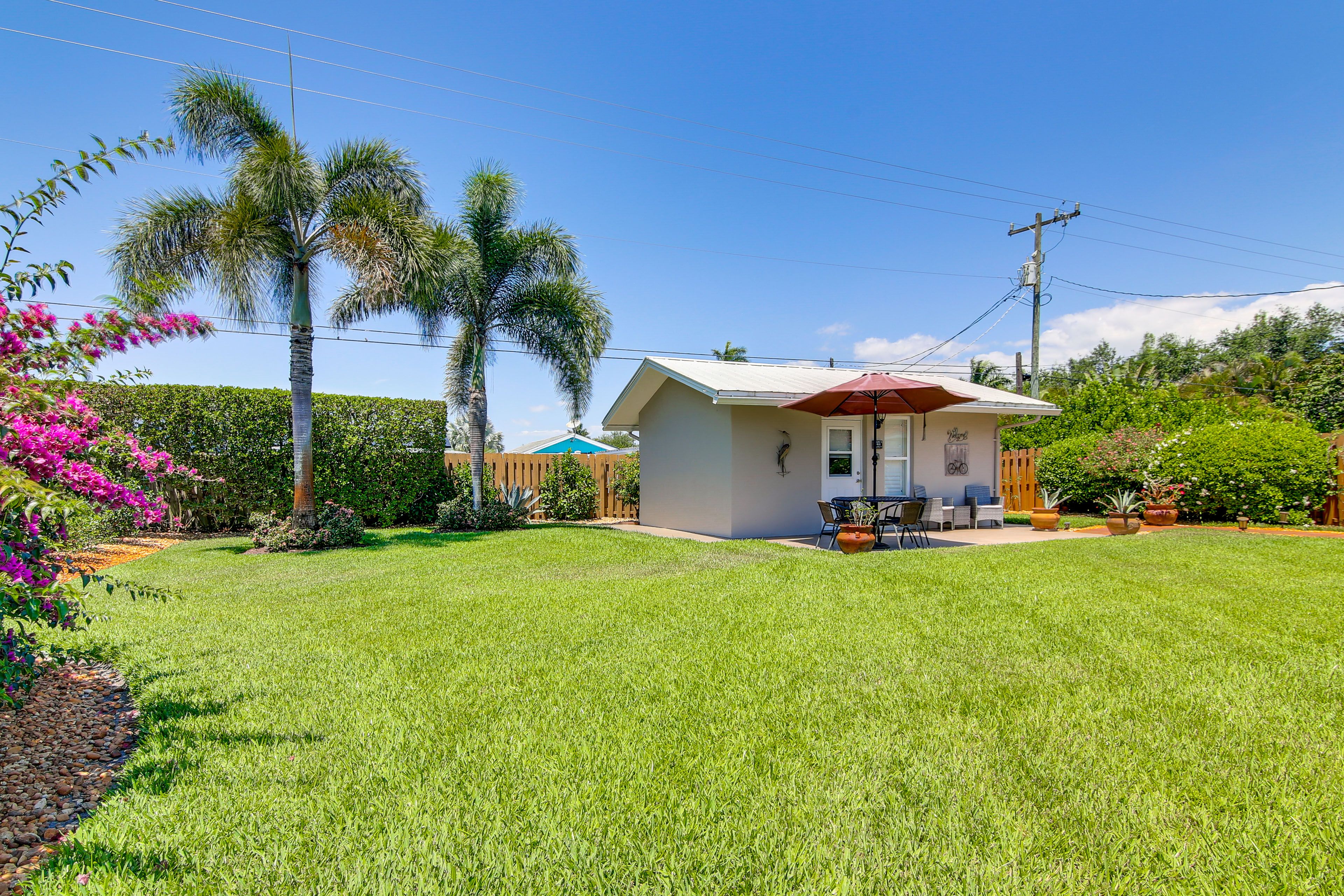 Exterior | Single-Story Studio