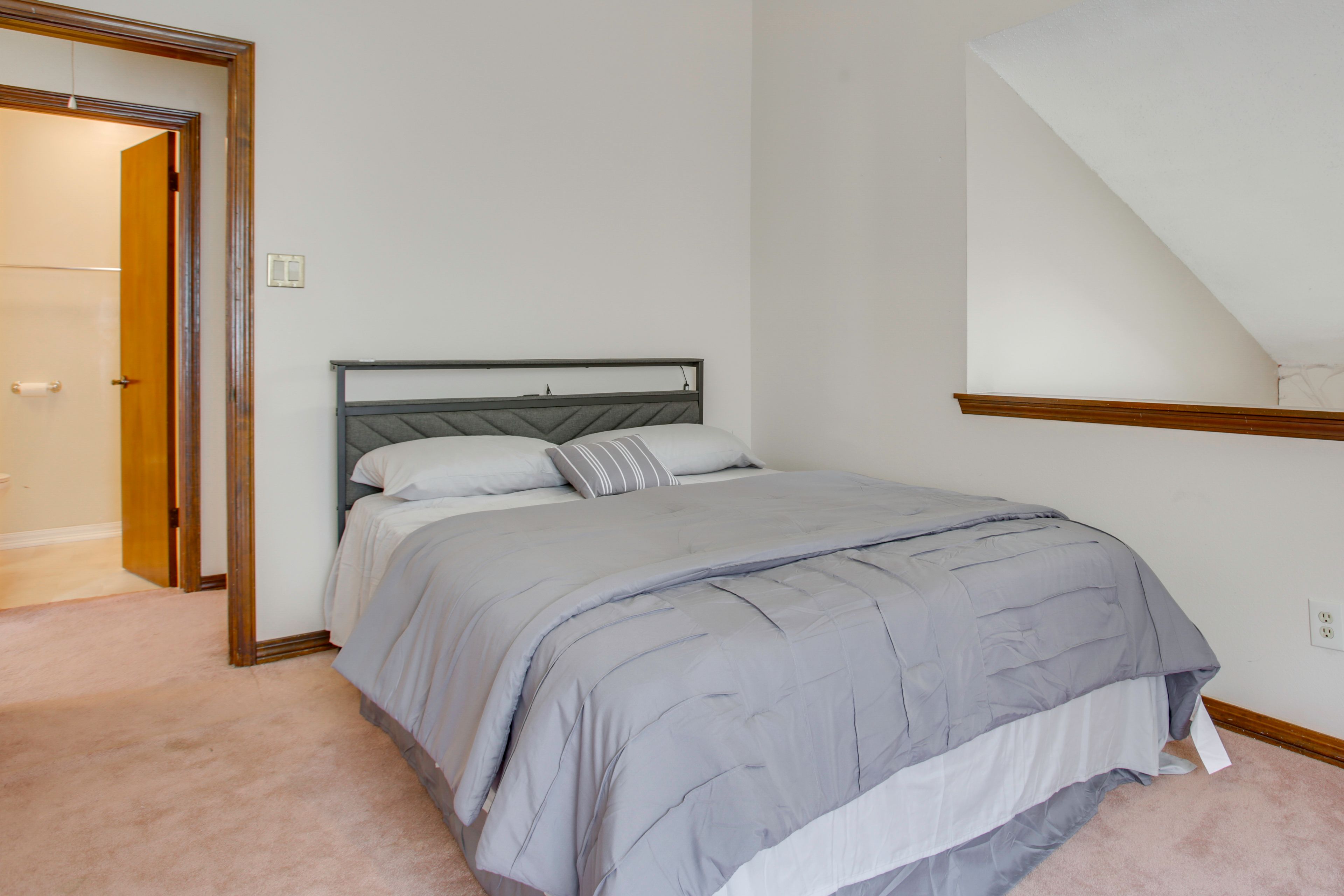 Bedroom 3 (Loft) | Queen Bed | 2nd Floor