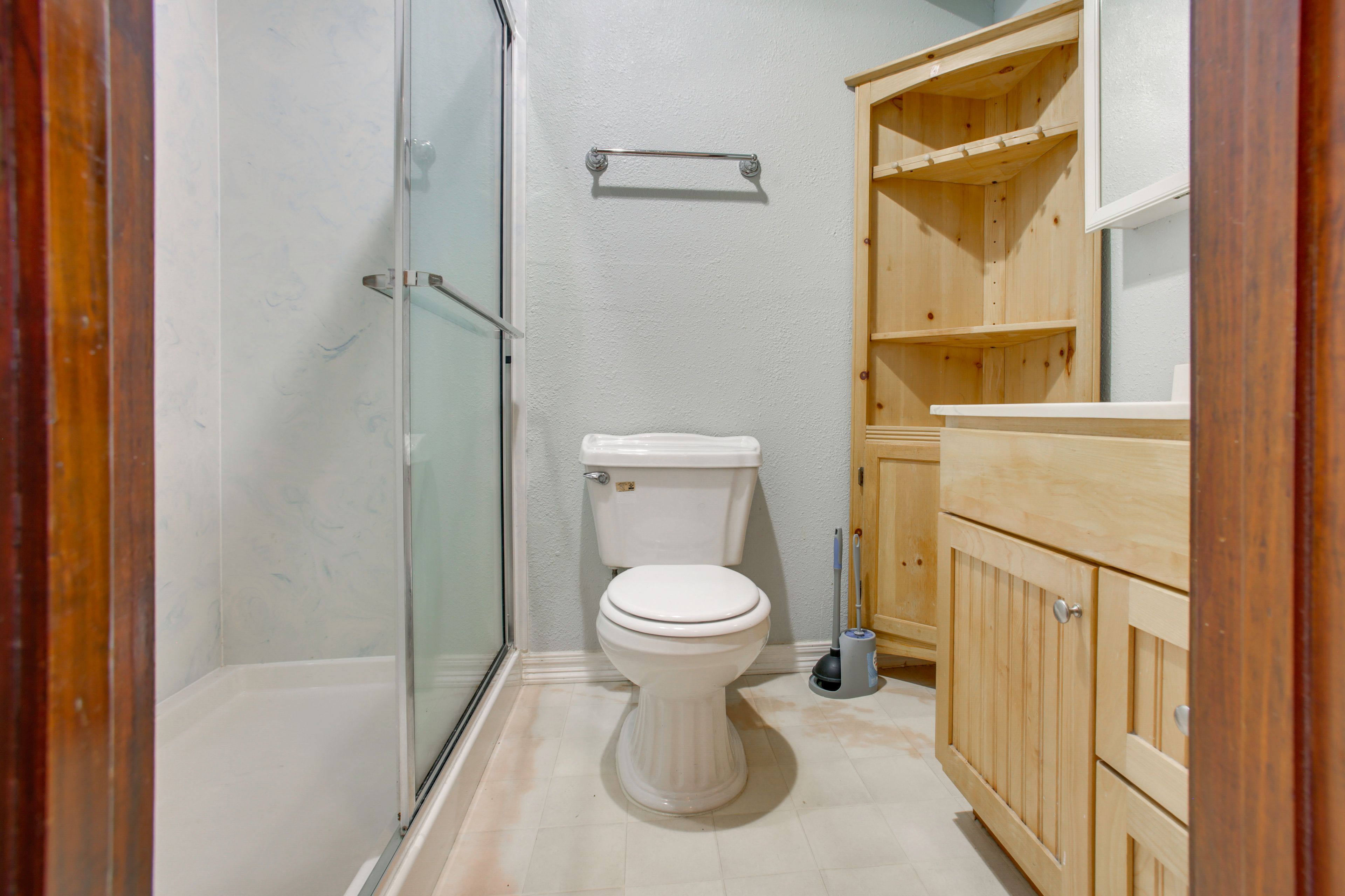 Bathroom | 2nd Floor