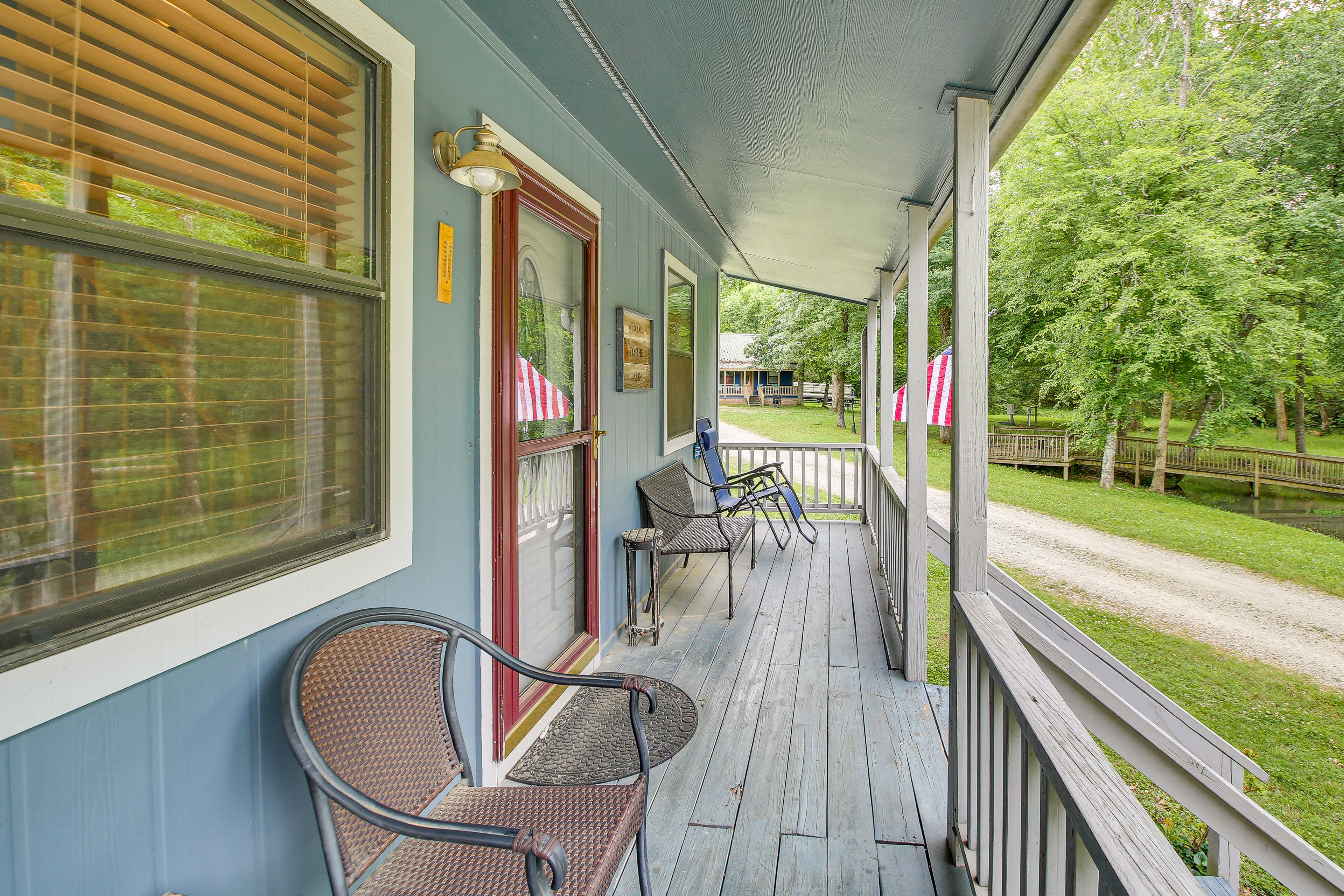 Furnished Porch