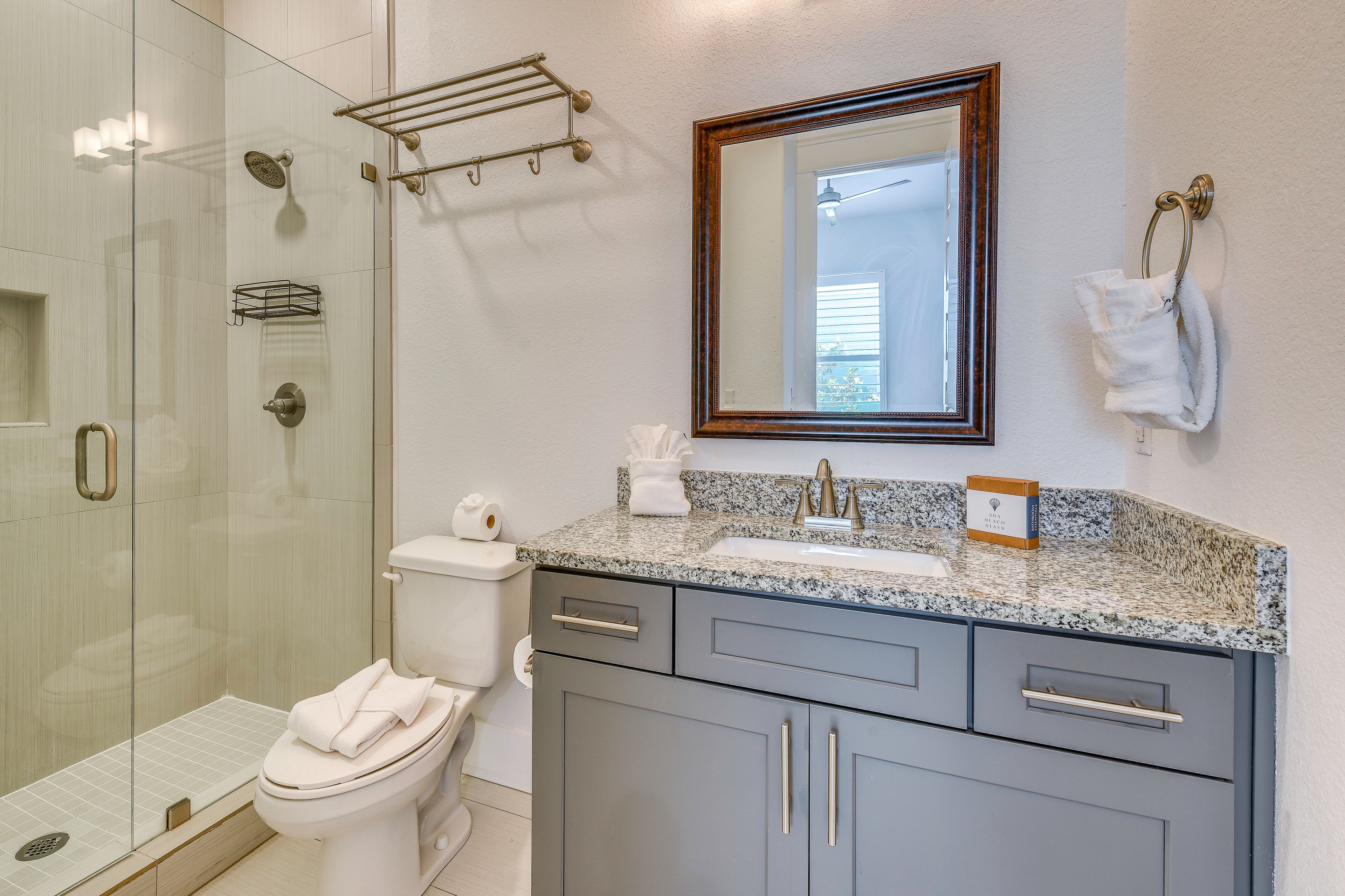 Full Bathroom | 1st Floor
