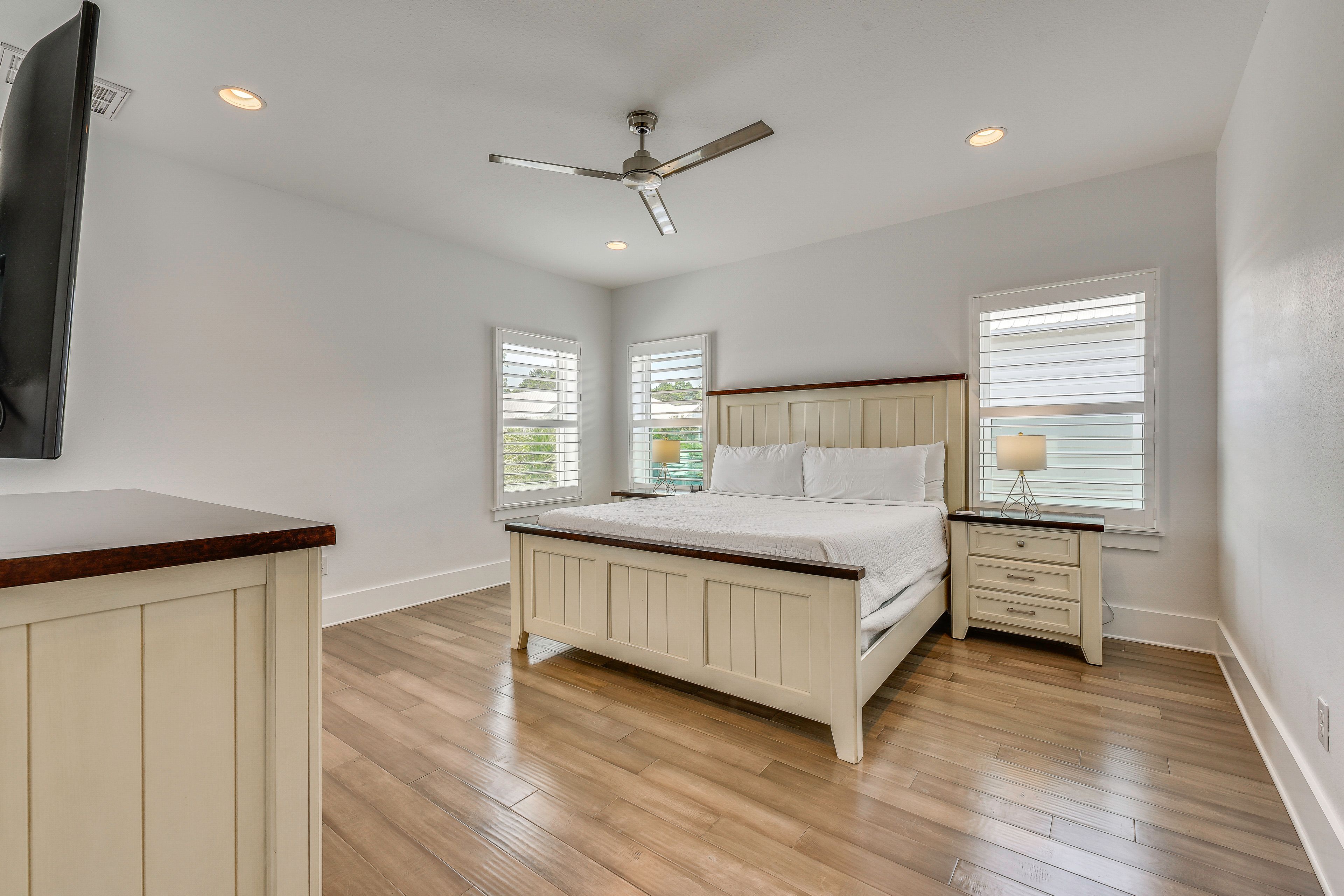 Bedroom 2 | King Bed | 2nd Floor