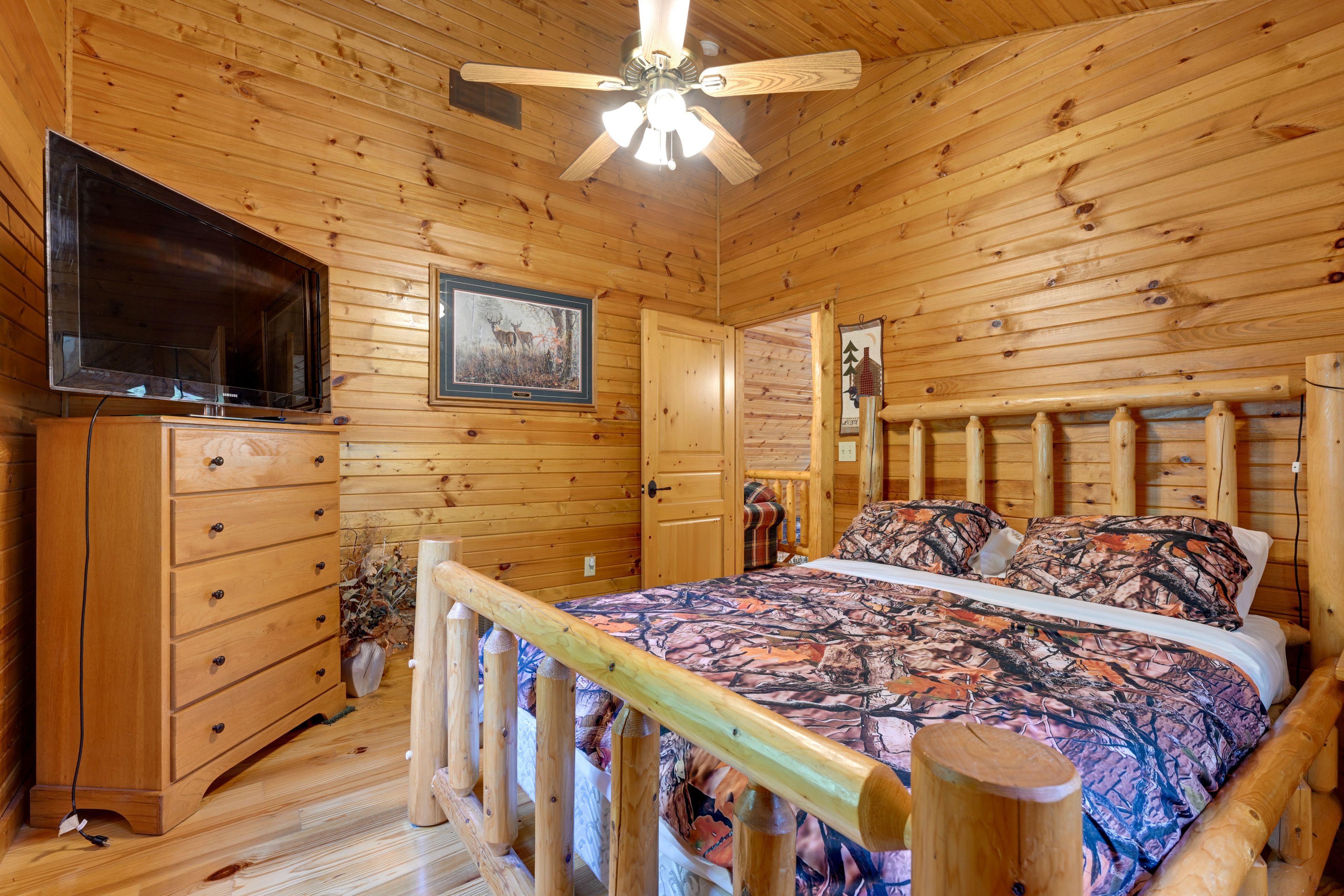 Bedroom 2 | Queen Bed | 2nd Floor