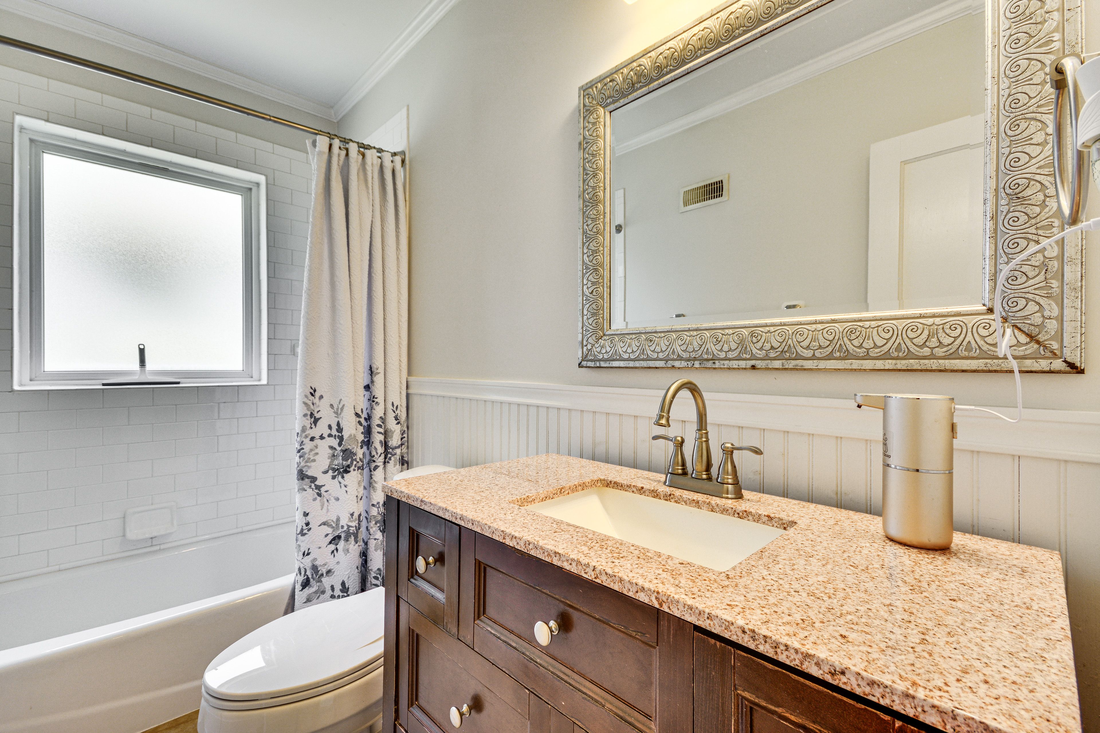 Full Bathroom | 1st Floor