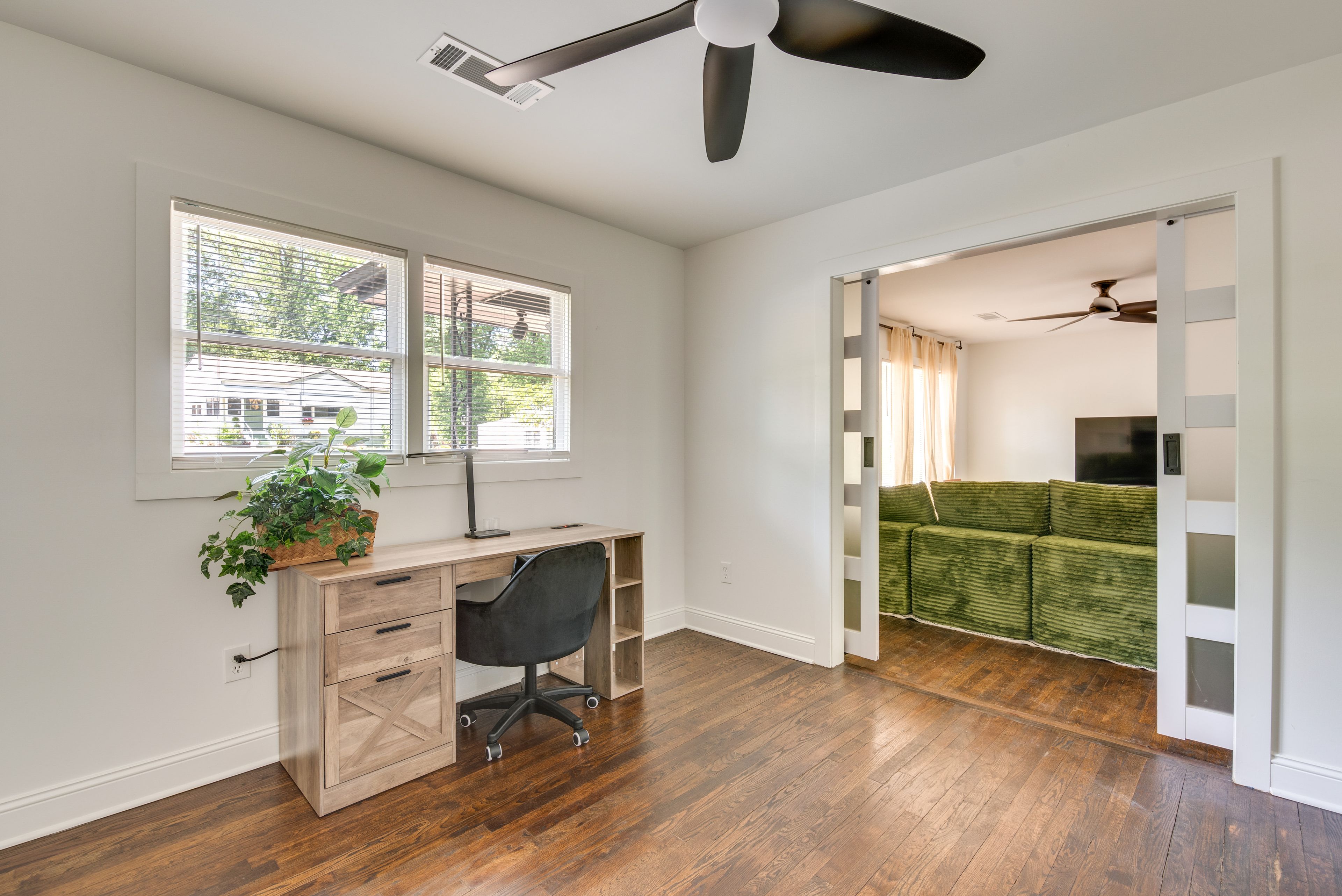 Bedroom 3 (Office) | Queen Murphy Bed
