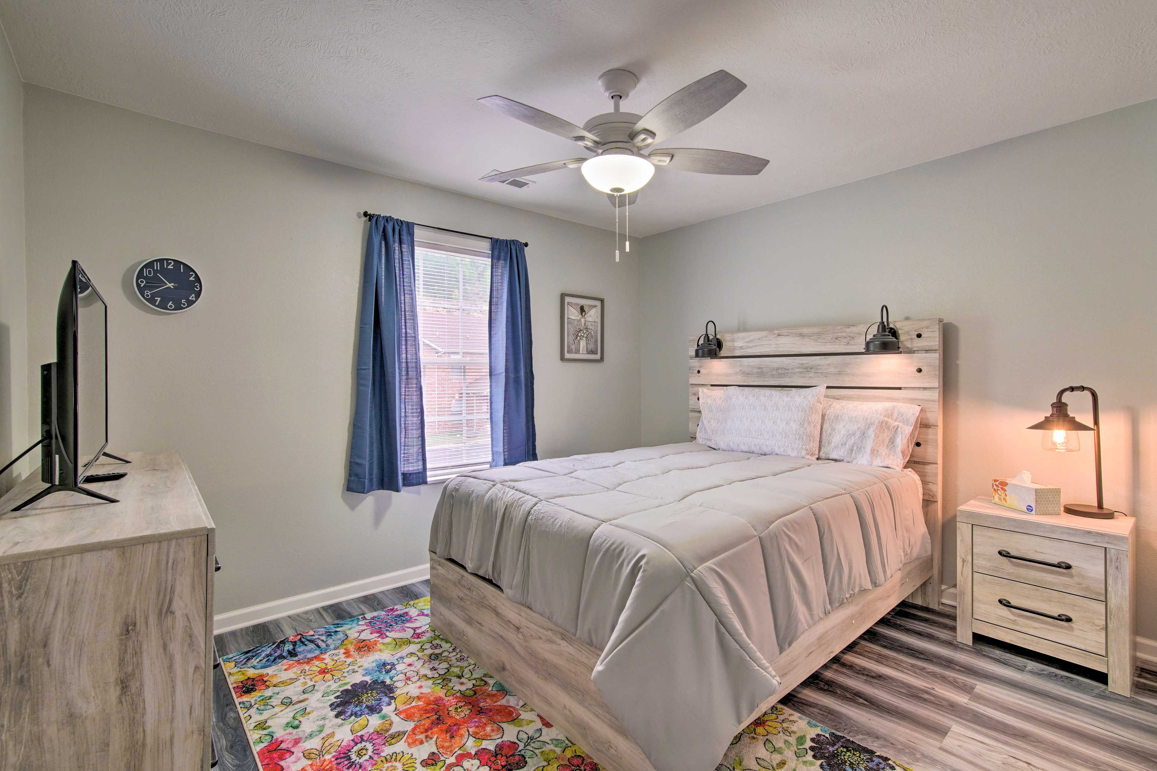 Bedroom 2 | Queen Bed