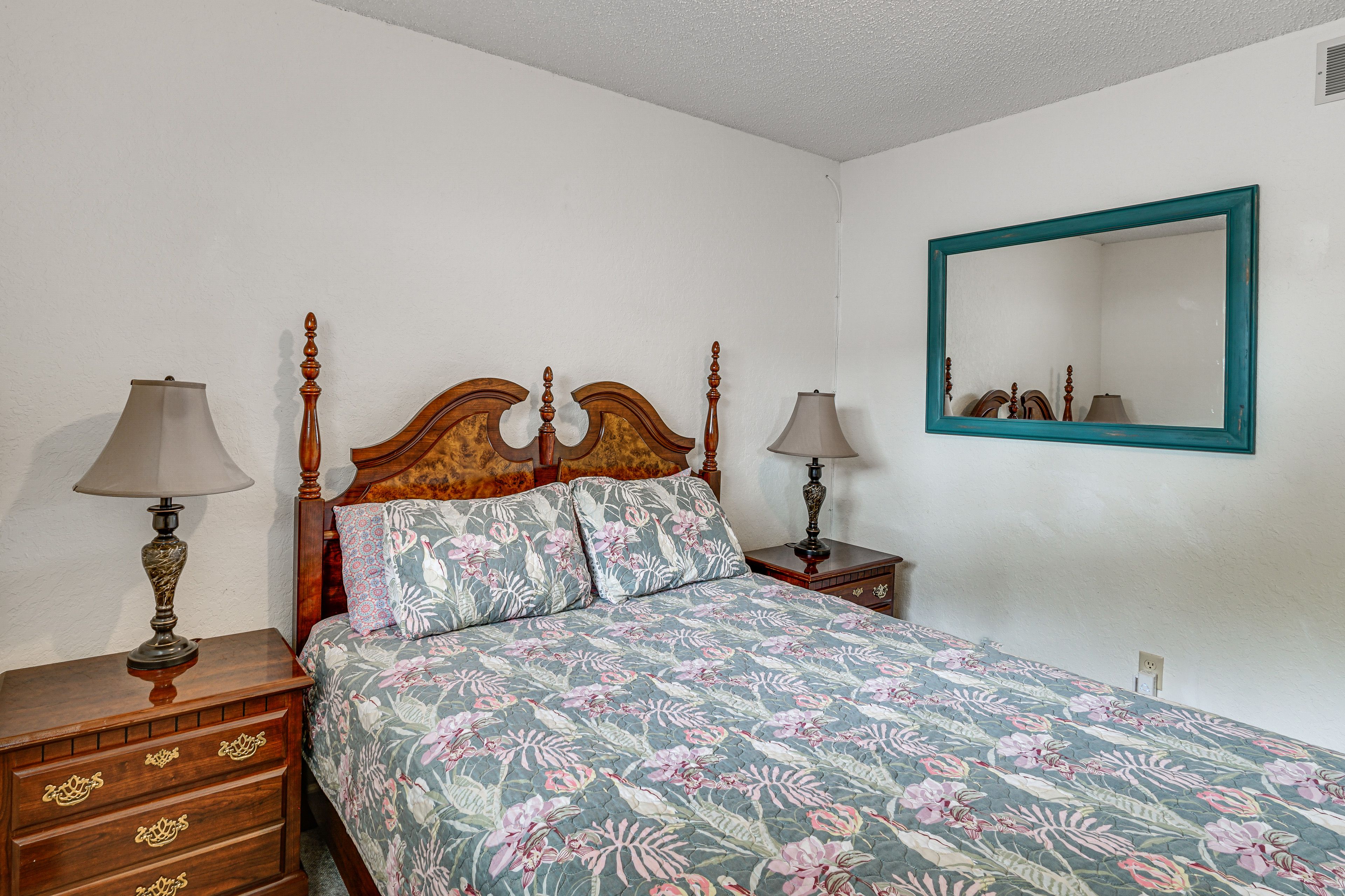 Bedroom 3 | Queen Bed | Main Level