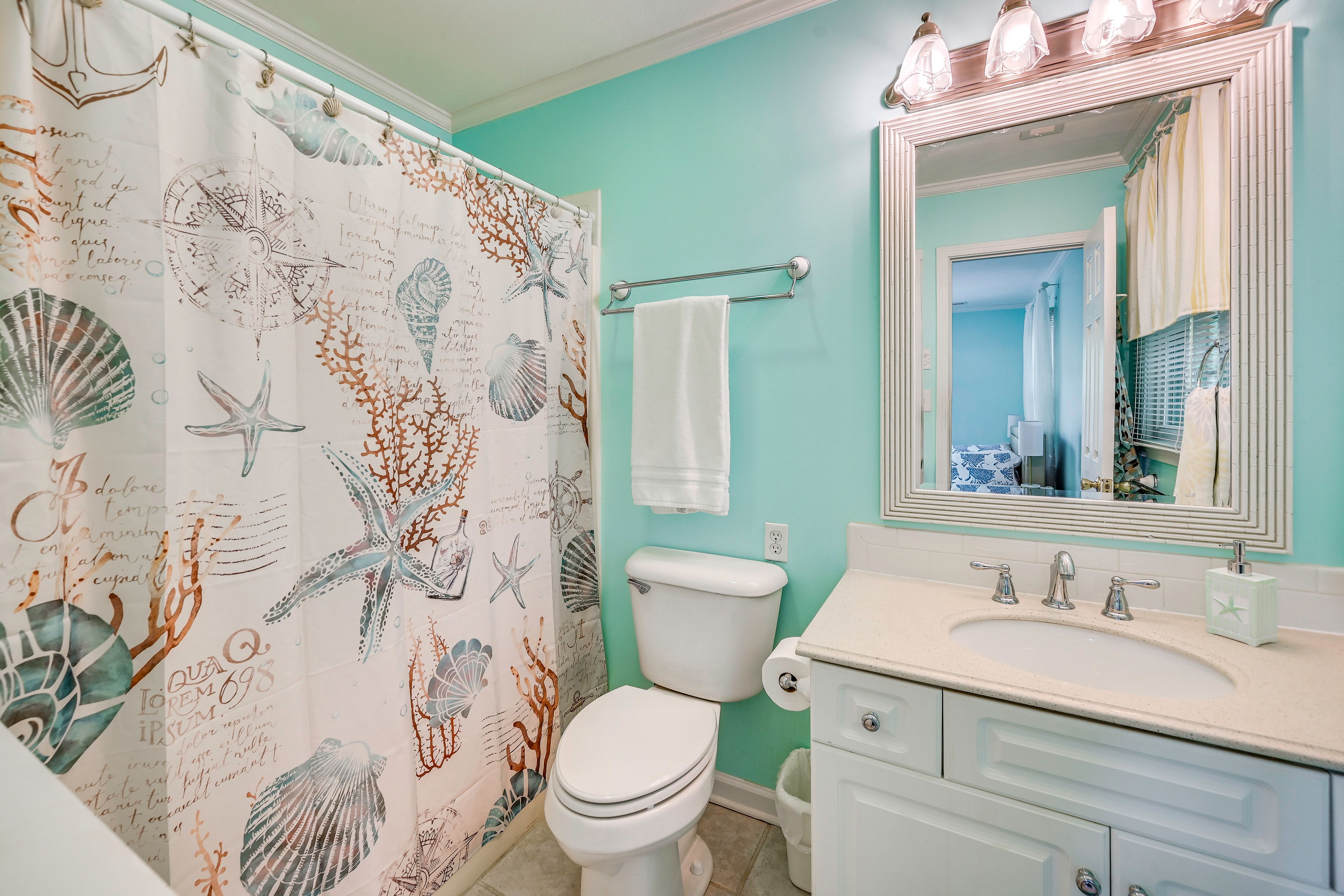 En-Suite Bathroom | 2nd Floor