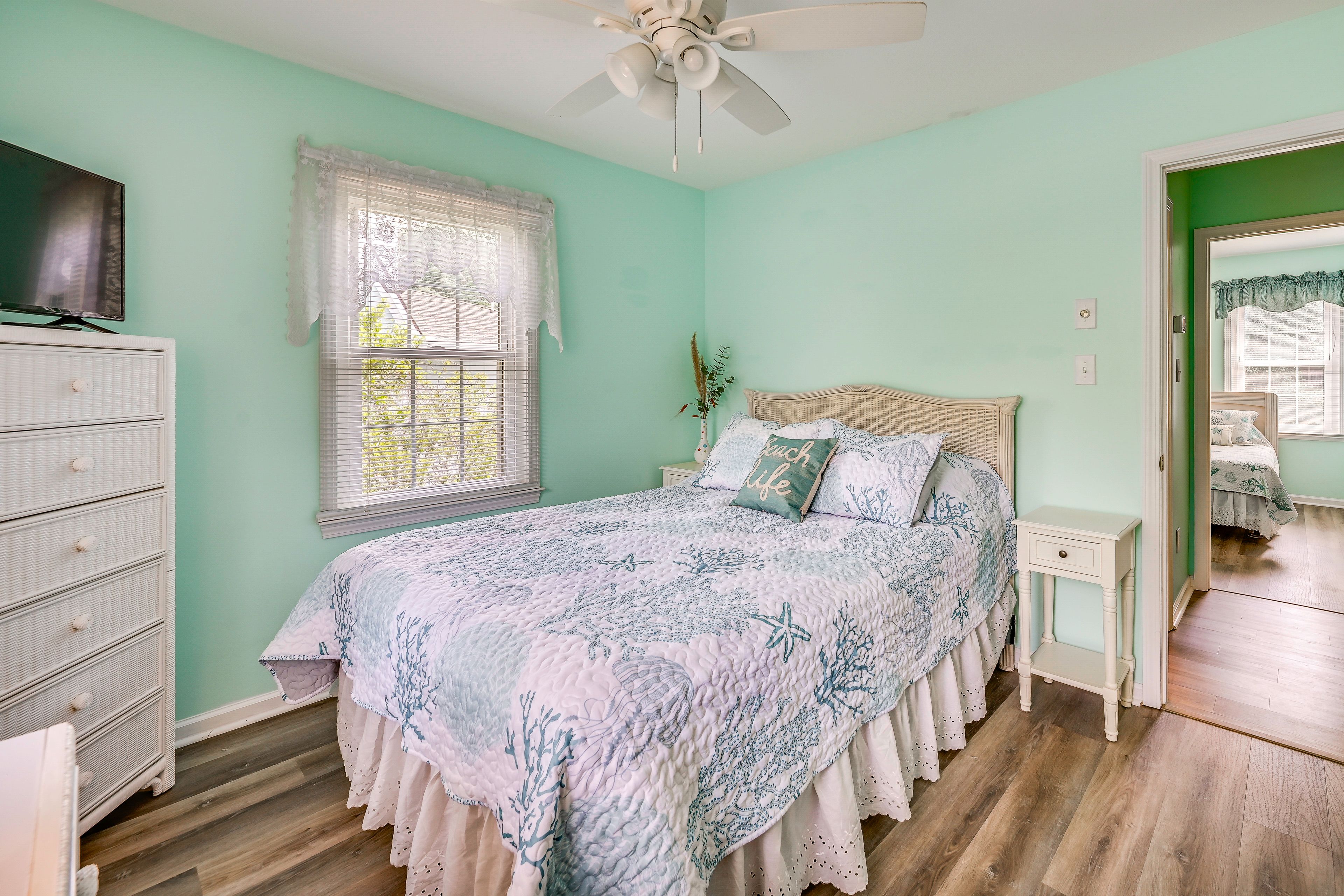 Bedroom 2 | Queen Bed | 2nd Floor