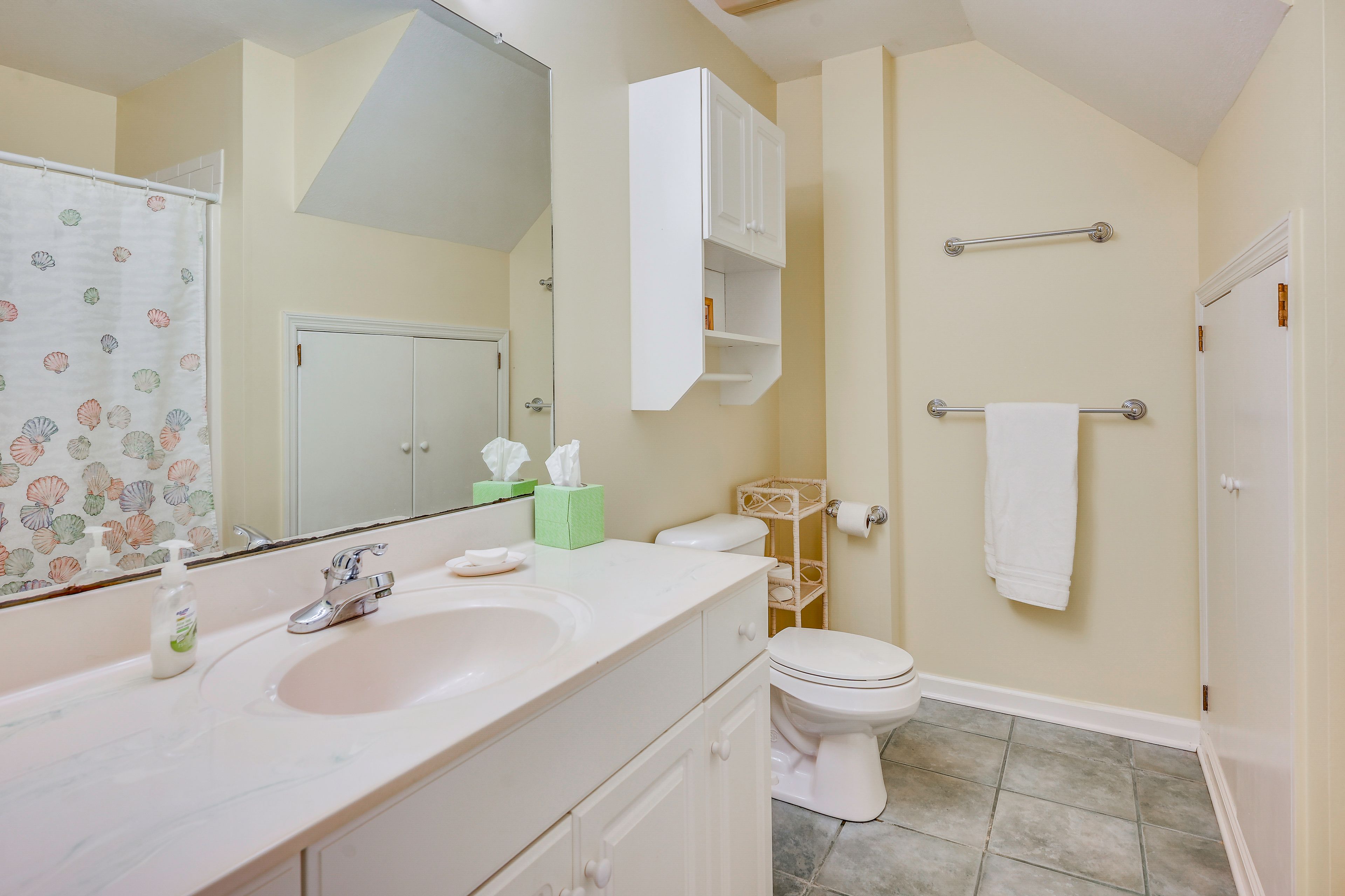 Bathroom | 1st Floor