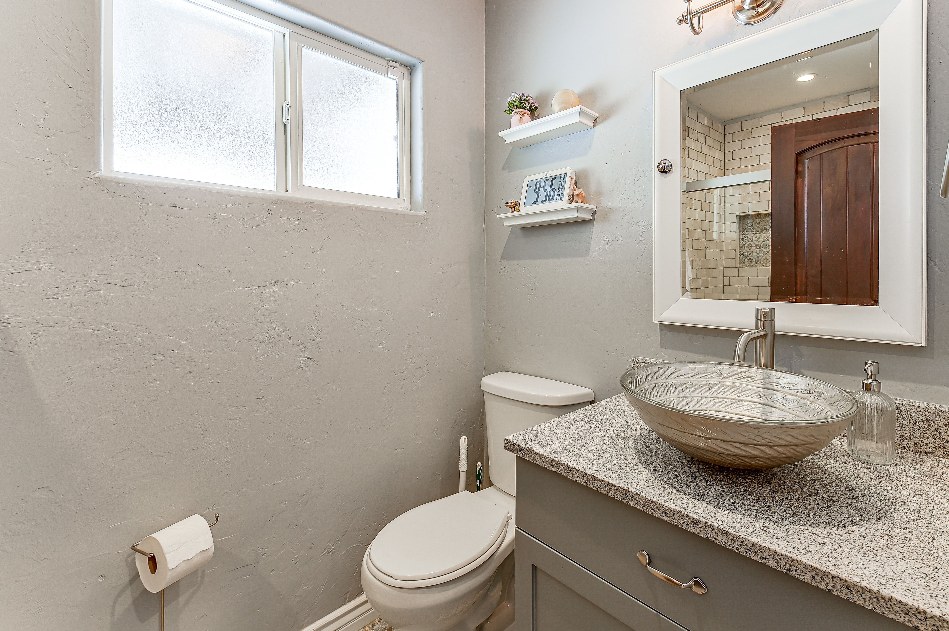 Full Bathroom