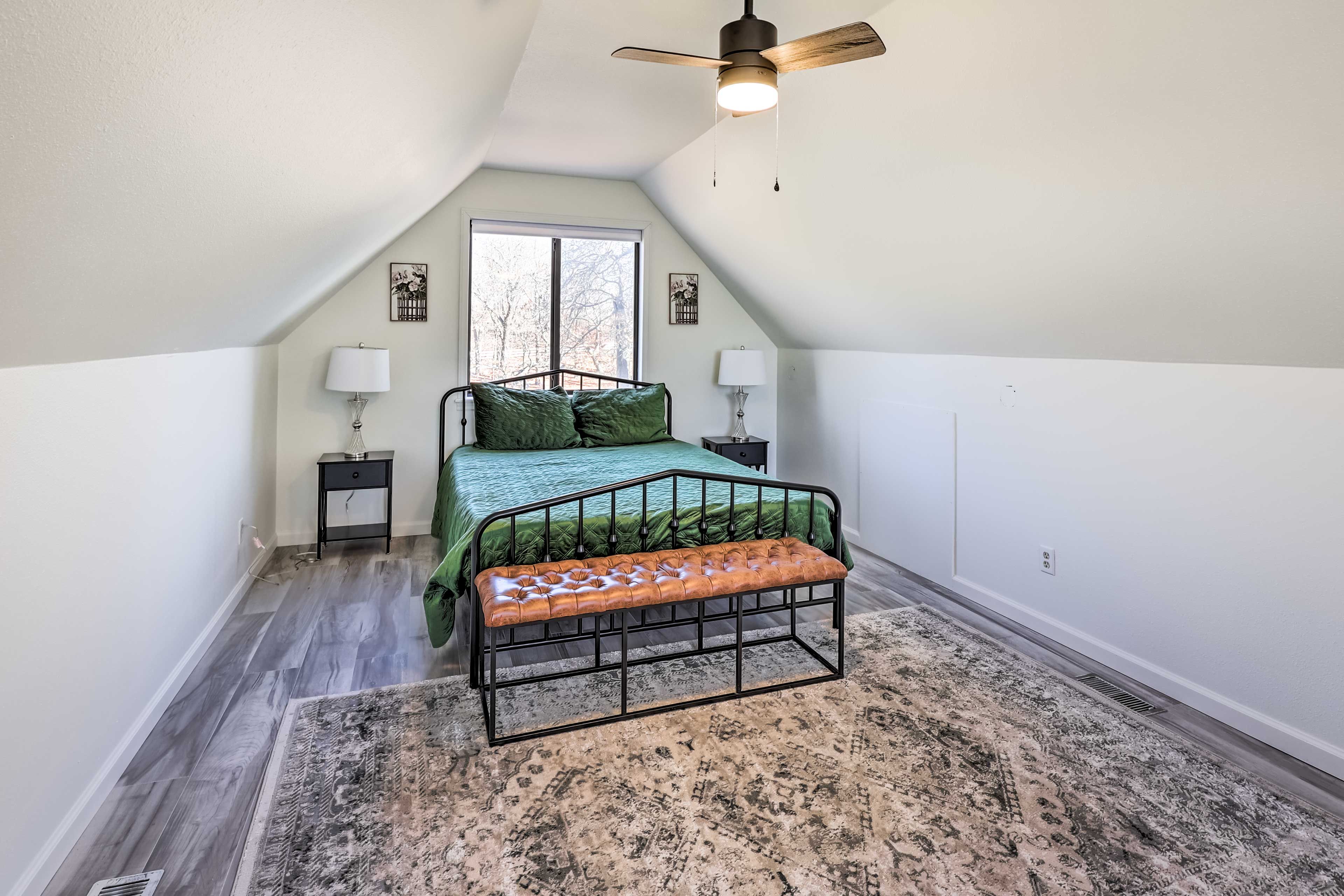 Bedroom 1 | Queen Bed | Twin Futon | 2nd Floor