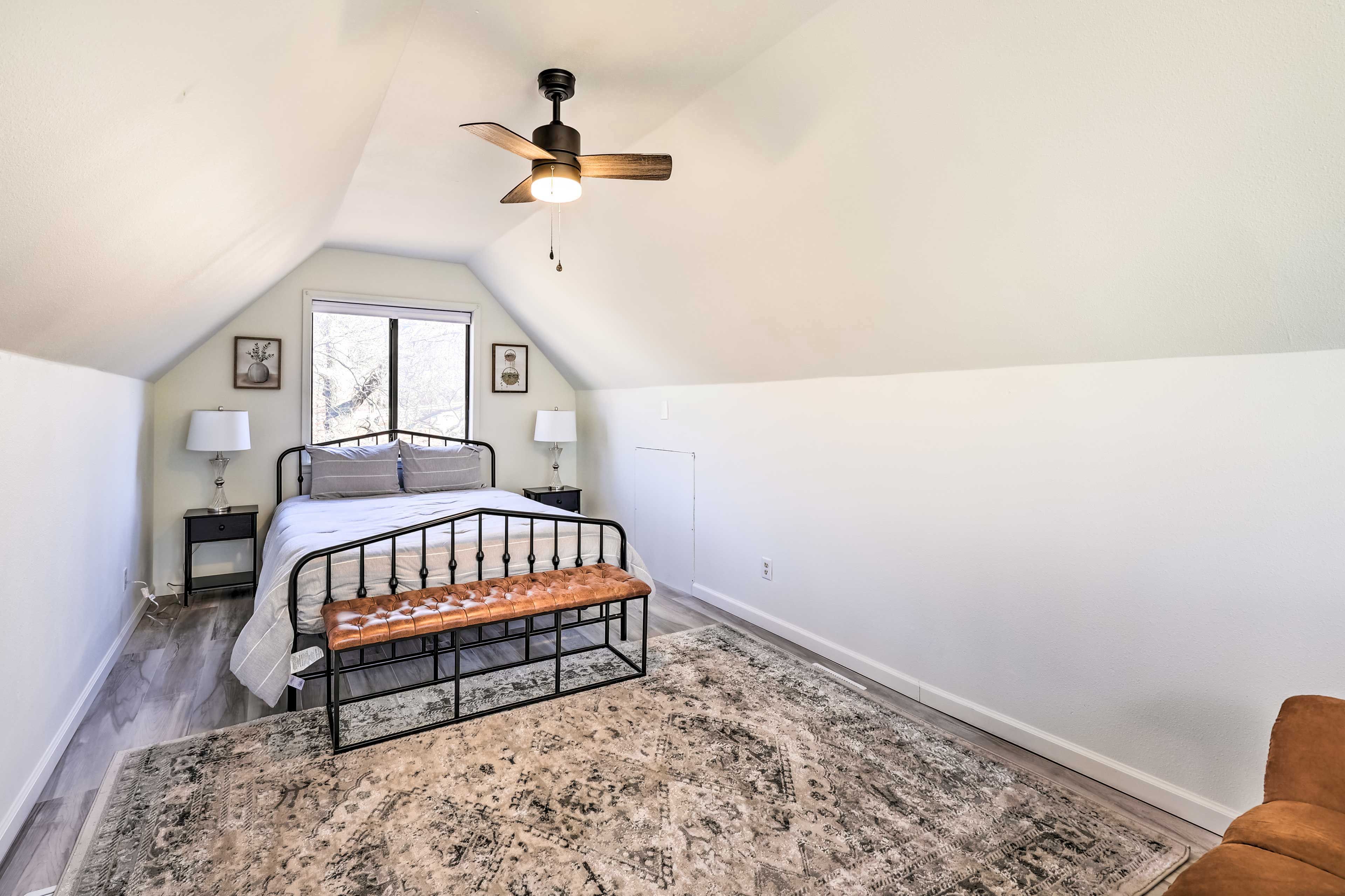 Bedroom 2 | Queen Bed | Twin Futon | 2nd Floor