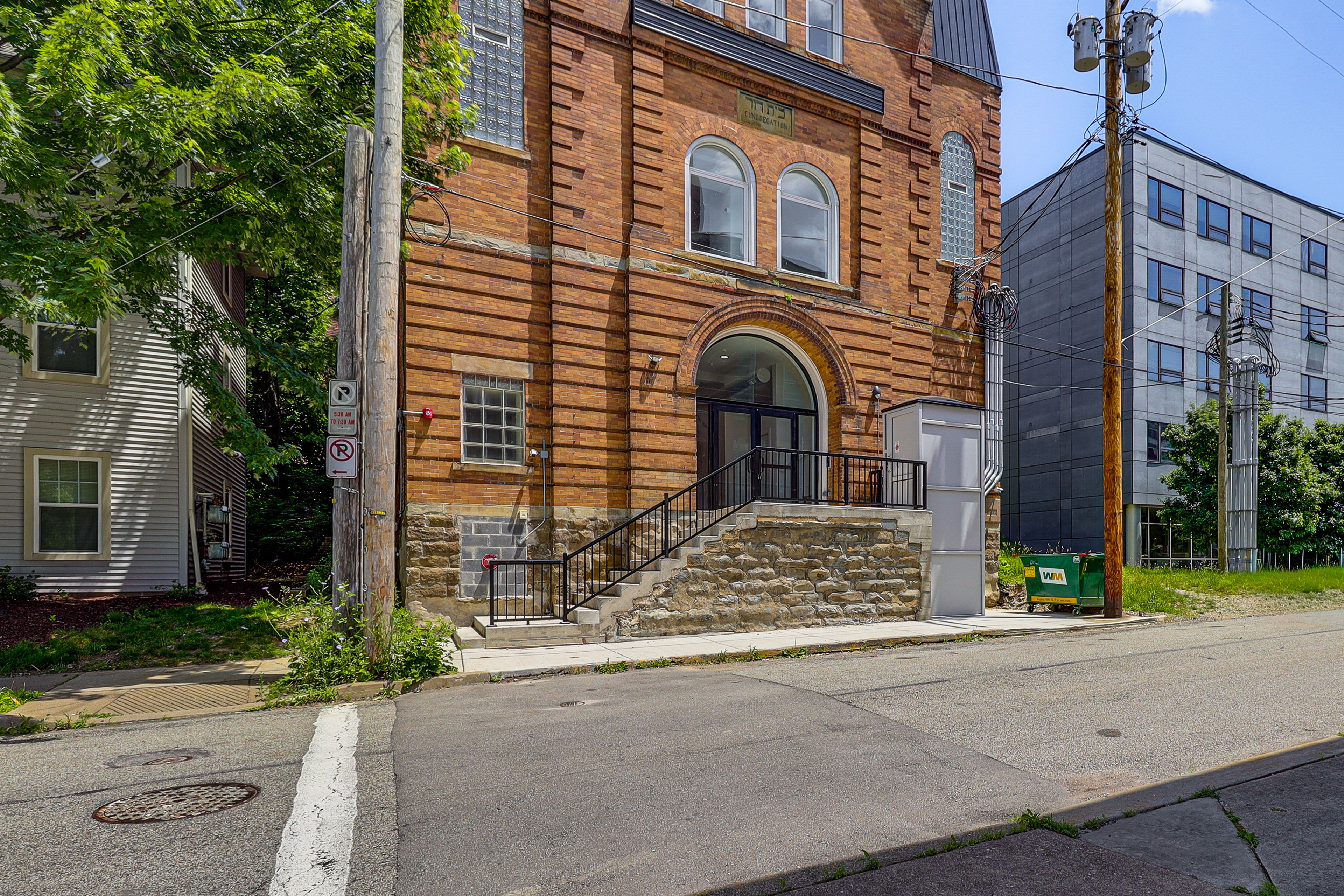 Parking | Free Street Parking Available (First-Come, First-Served)