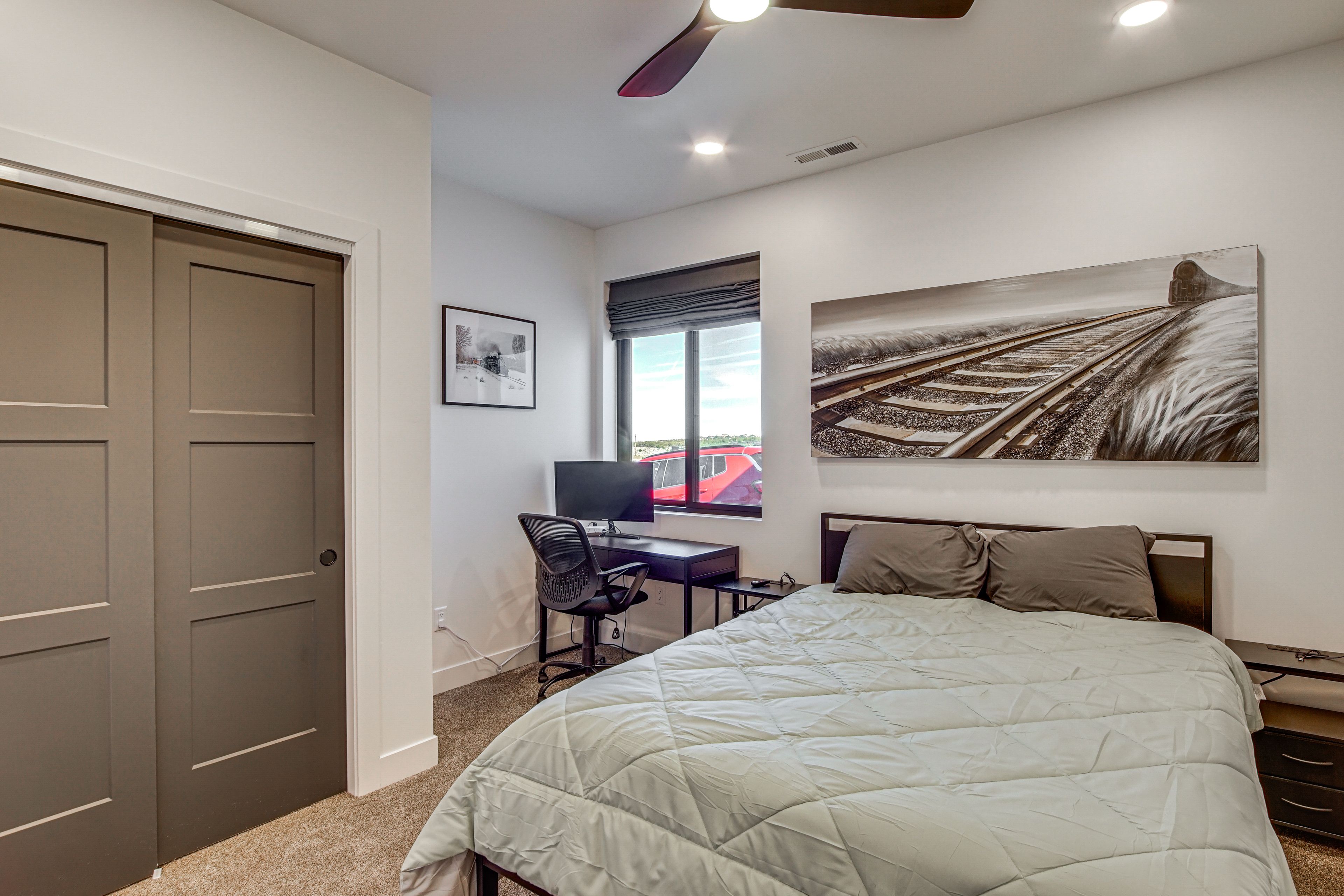 Bedroom | Queen Bed | 1st Floor