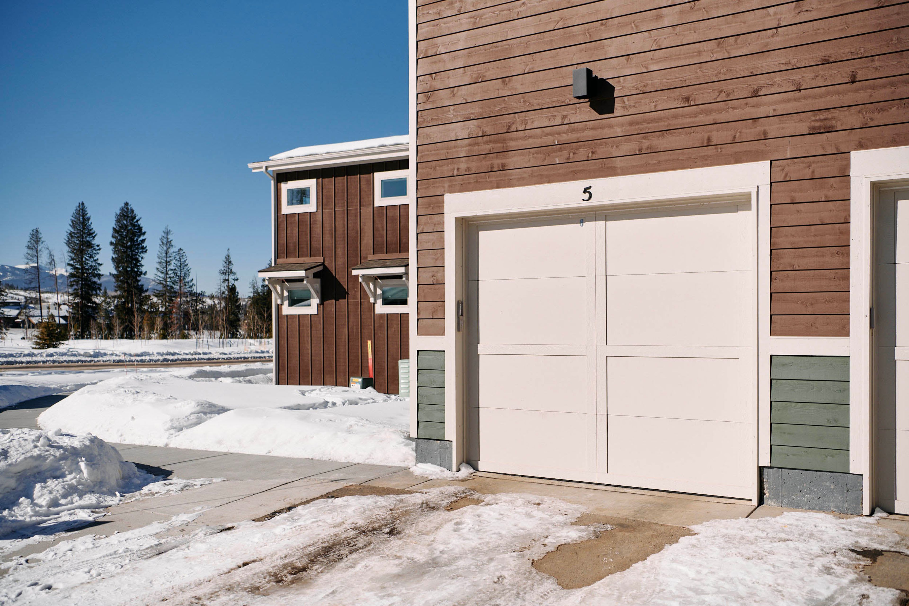 Garage Parking | 1 Vehicle | Driveway Parking | 1 Vehicle | Overflow Parking