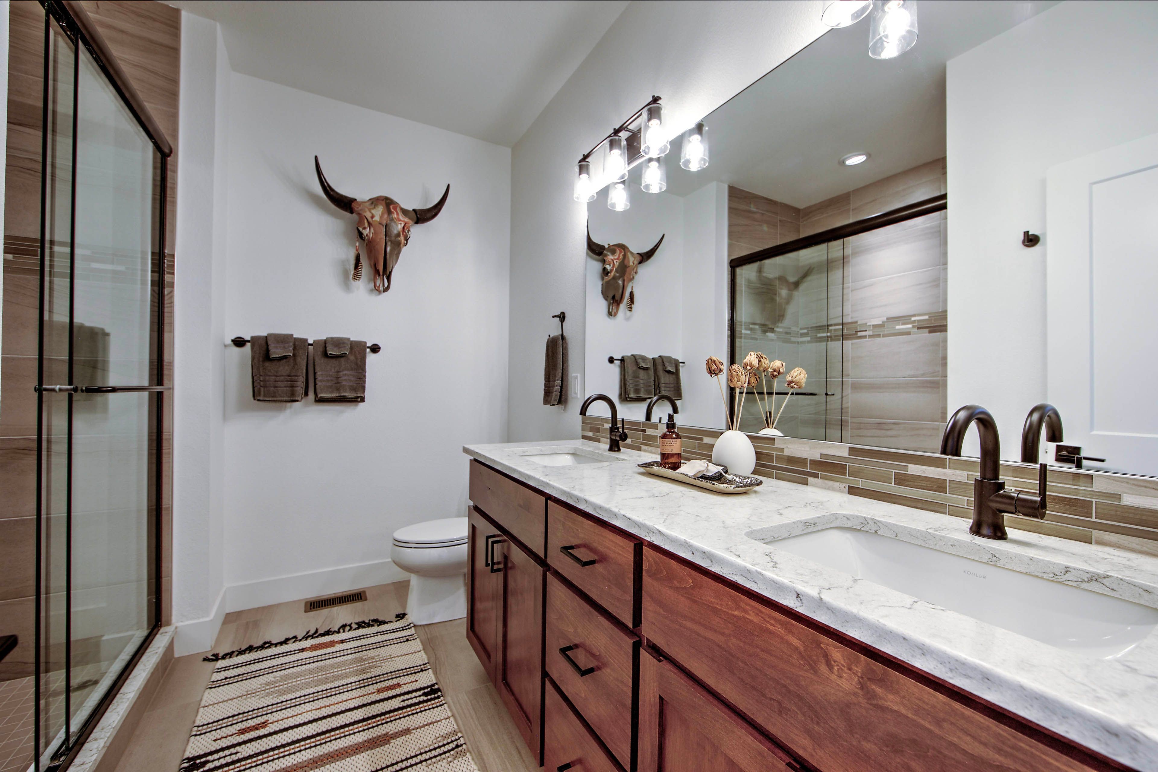 Full Bathroom | 1st Floor