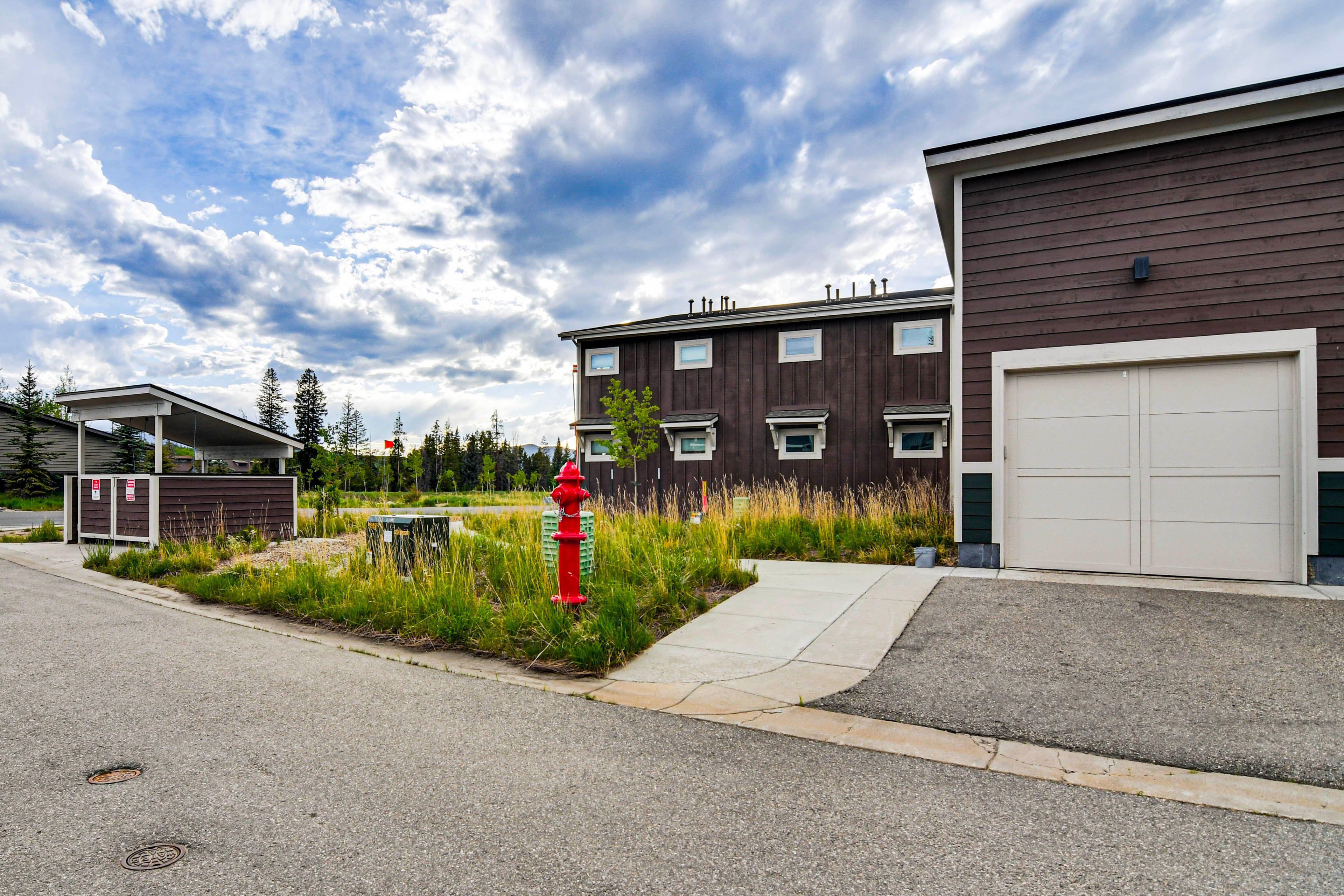 Garage Parking | 1 Vehicle | Driveway Parking | 1 Vehicle | Overflow Parking