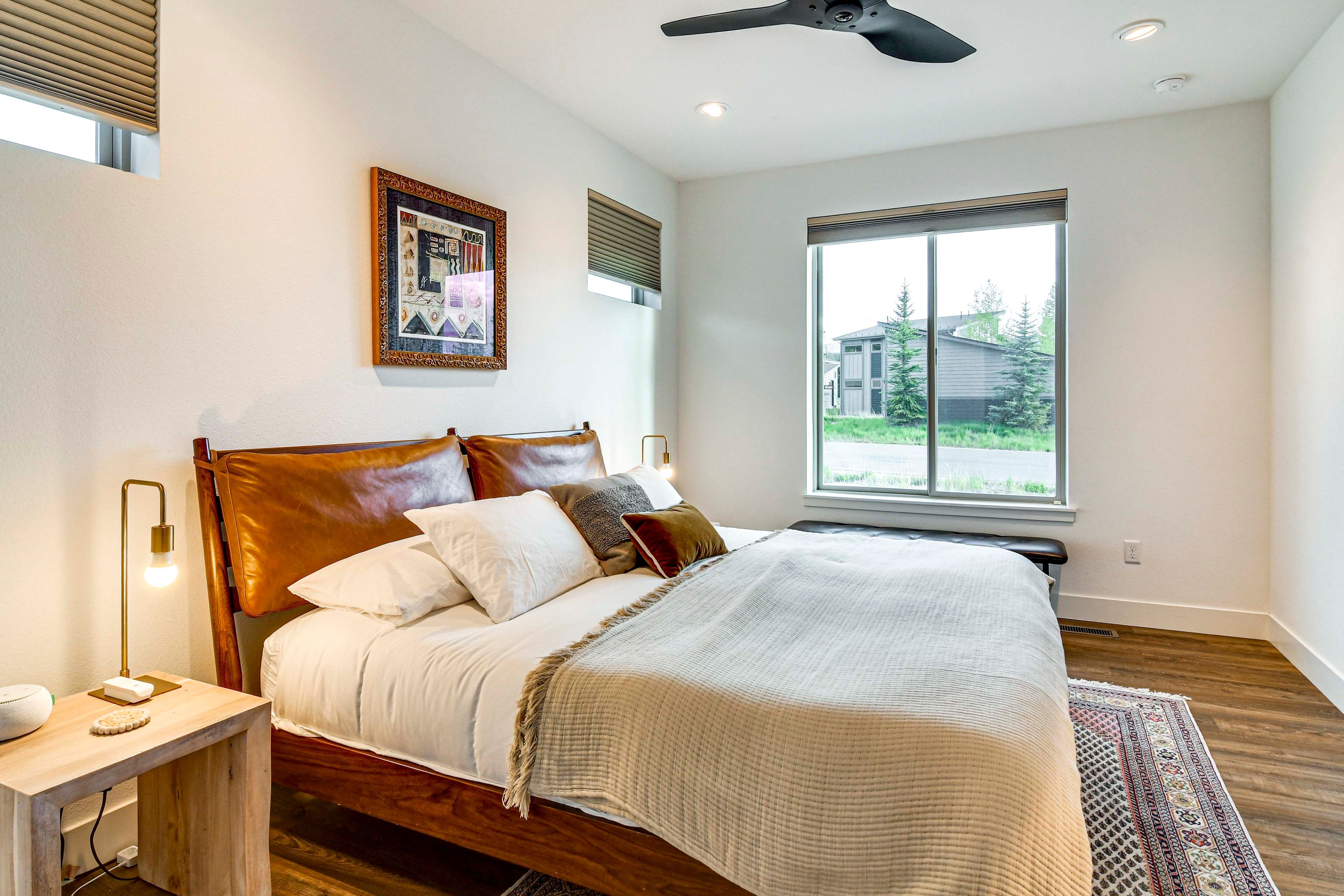 Bedroom 1 | King Bed | 1st Floor | Closet Storage