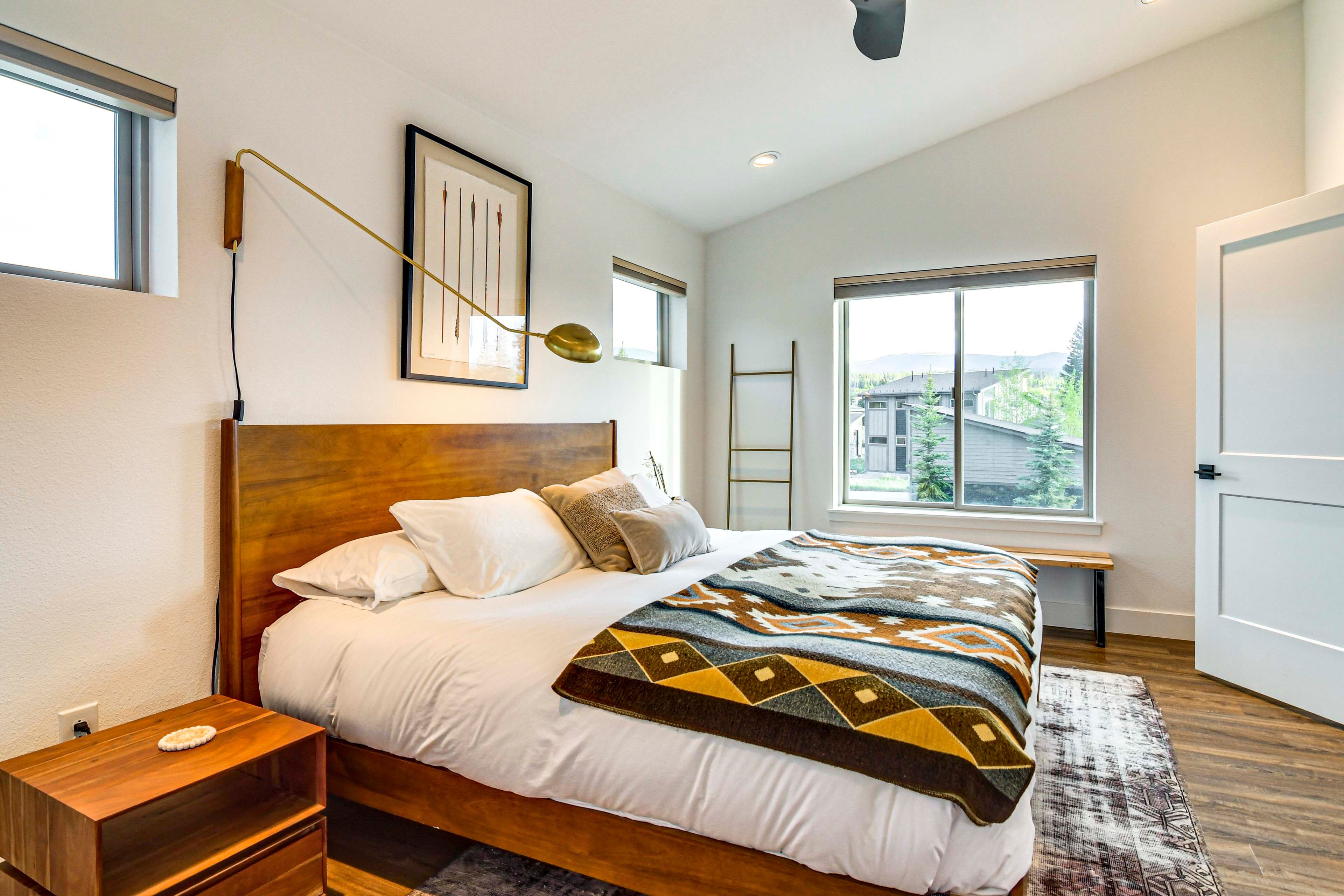 Bedroom 2 | King Bed | 2nd Floor