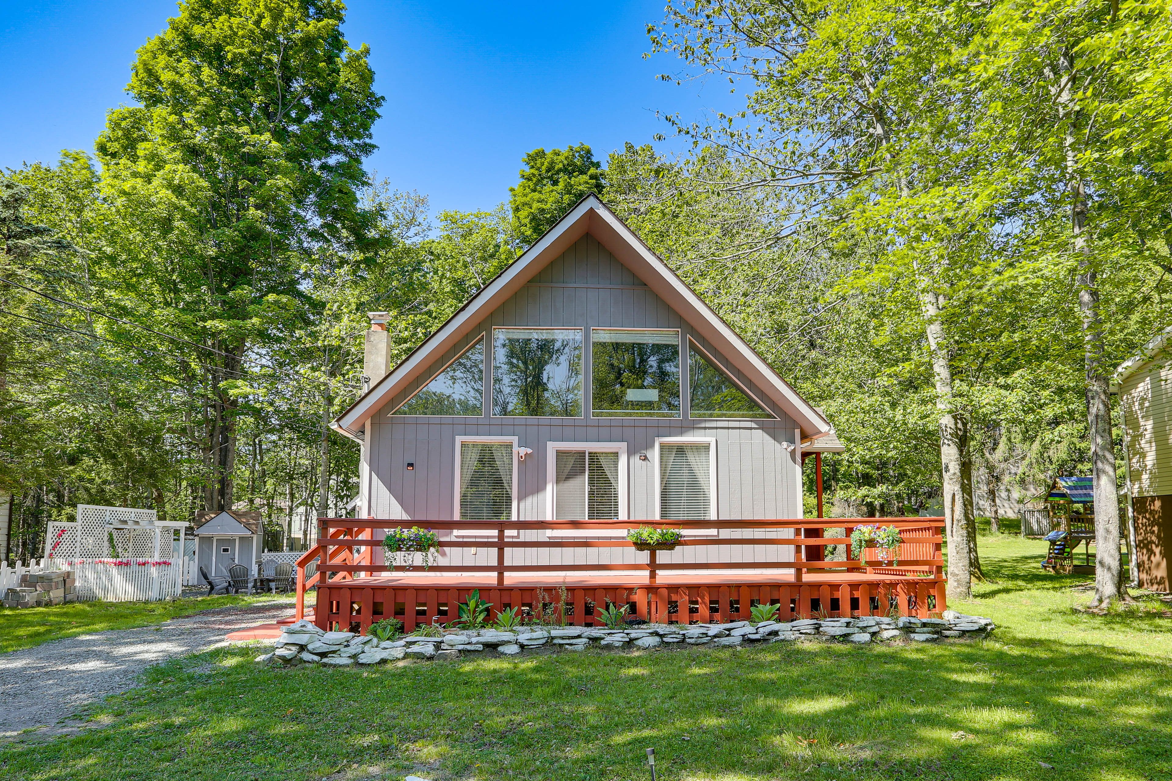 Tobyhanna Vacation Rental | 3BR | 2BA | 1,416 Sq Ft