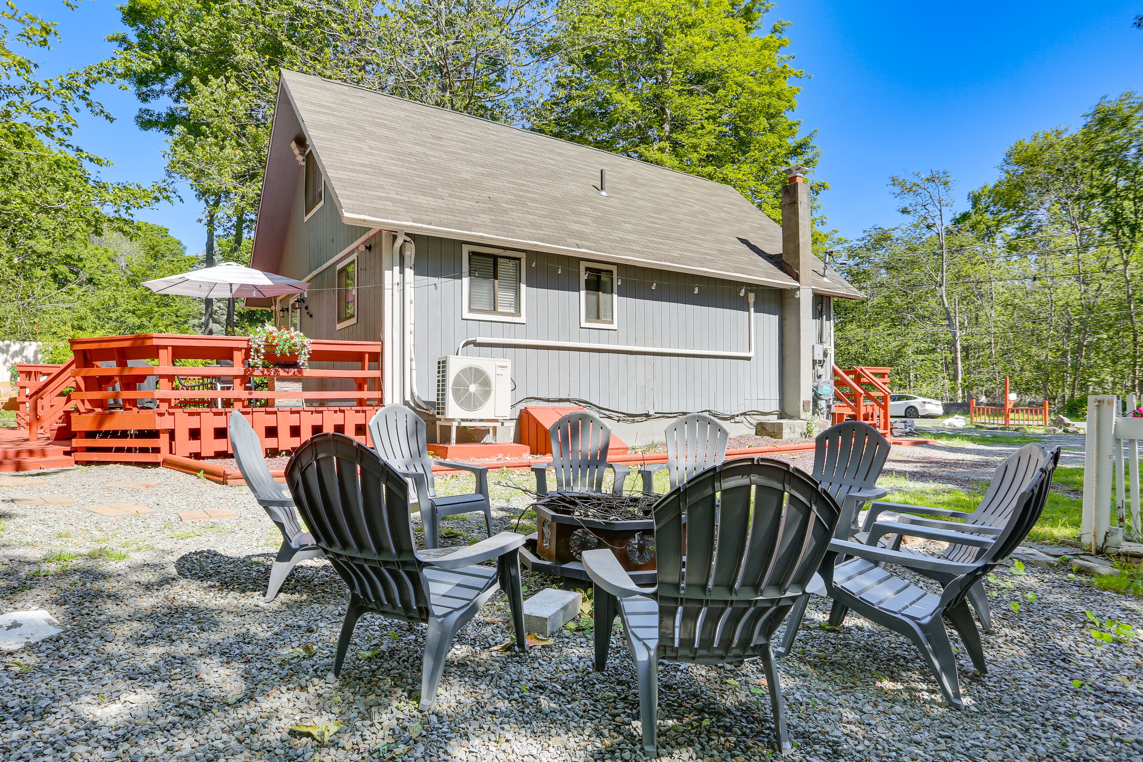 Fire Pit | Adirondack Chairs