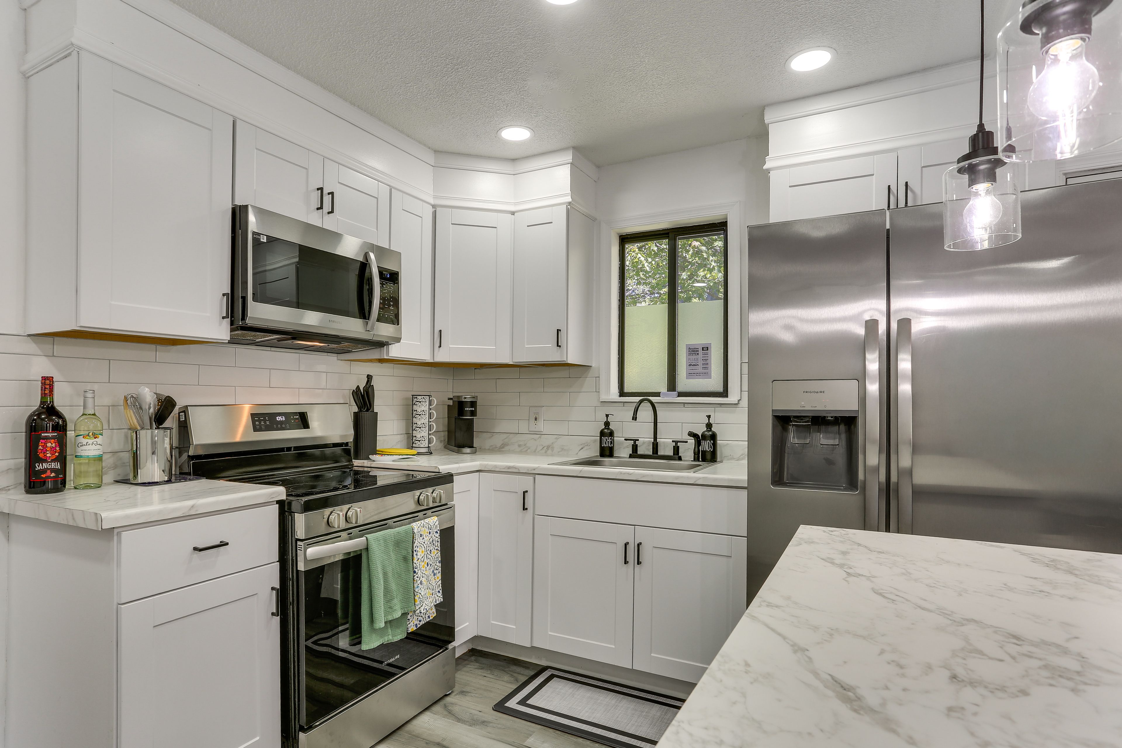 Kitchen | Main Level