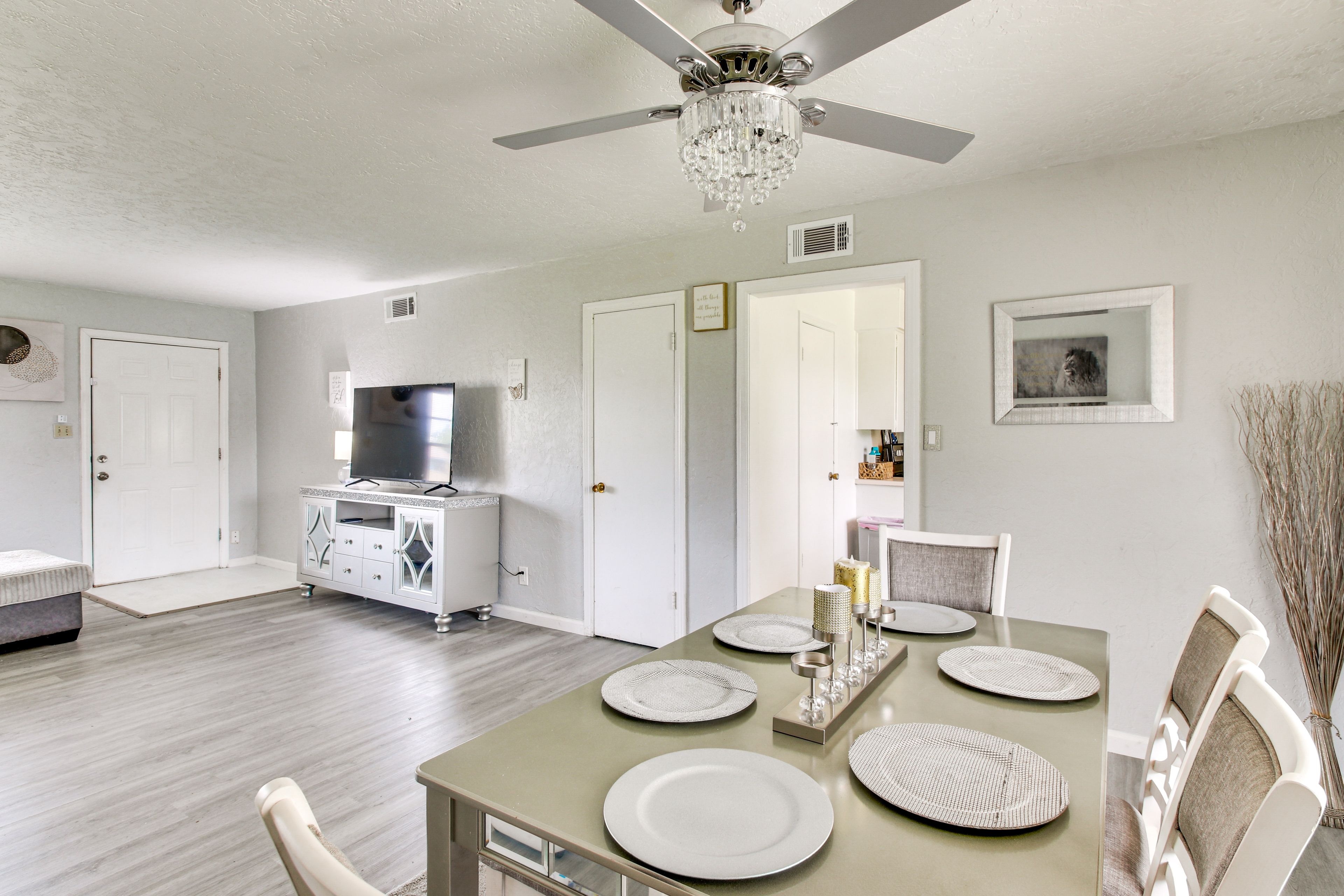 Dining Area | Main Level