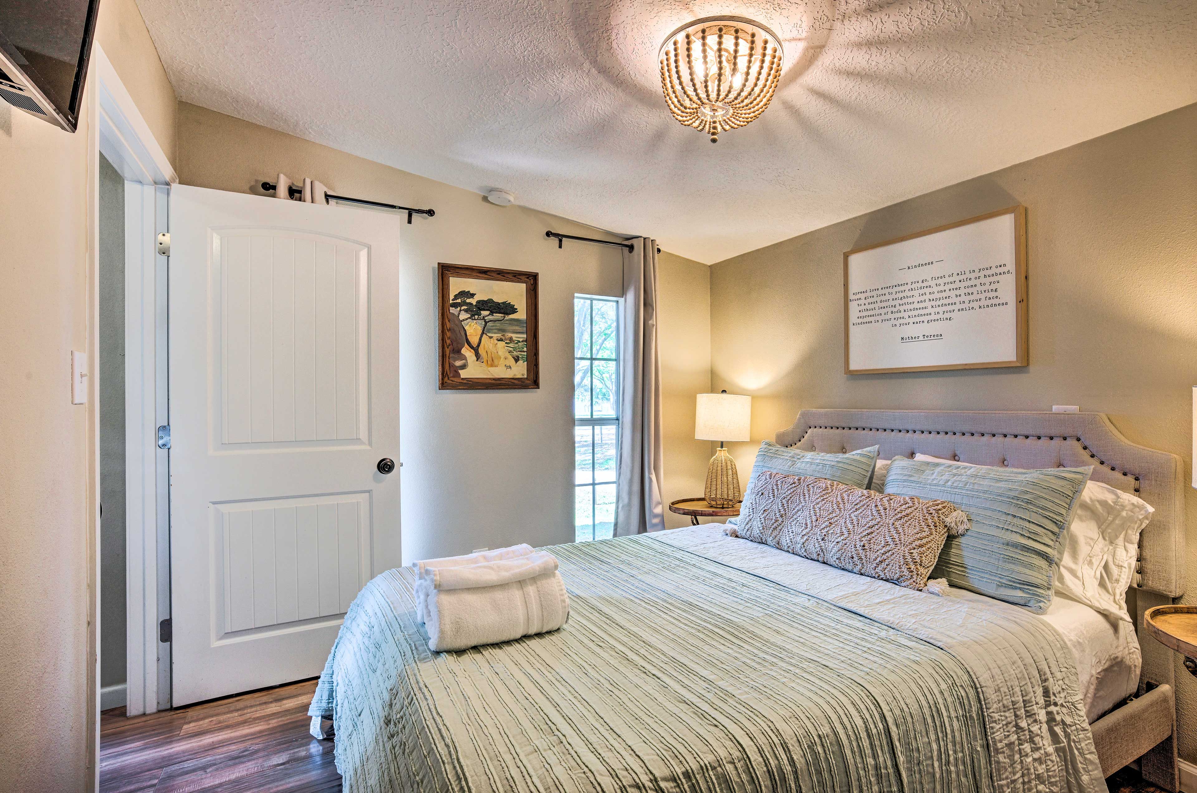 Bedroom 3 | Queen Bed