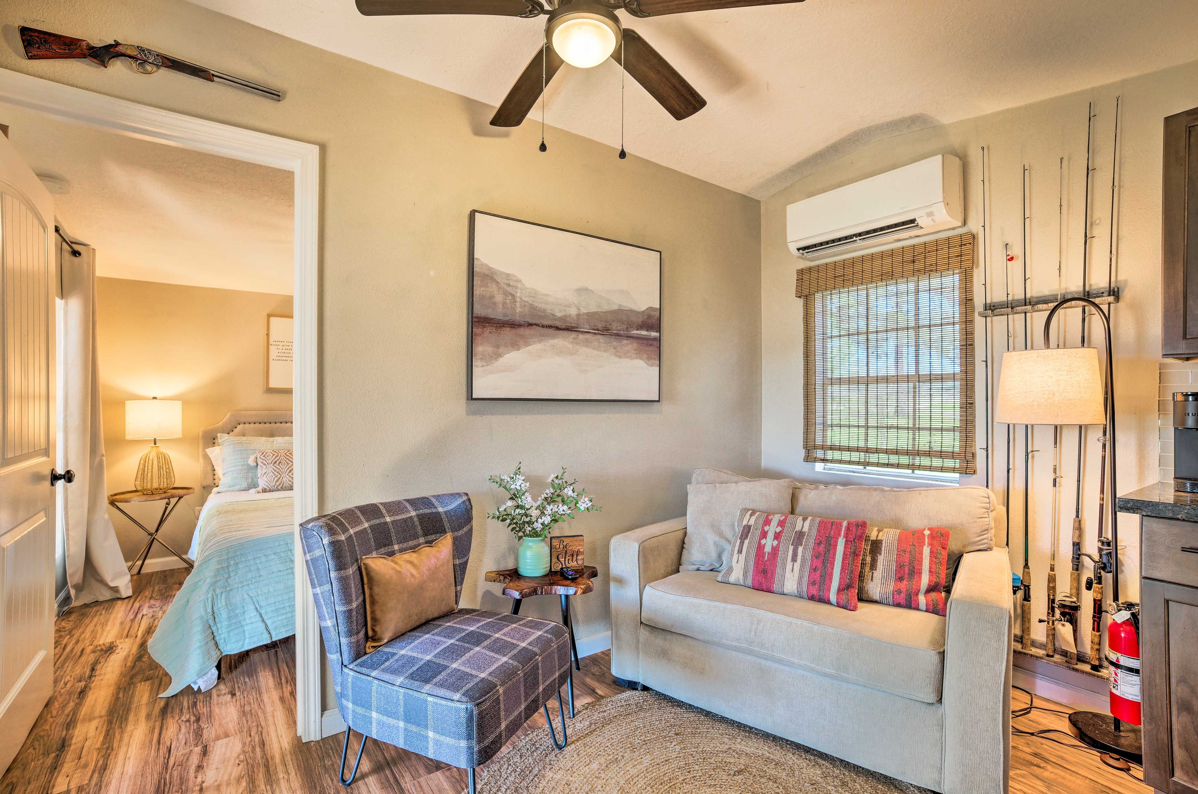 Cabin 3 | Living Room | Queen Sleeper Sofa