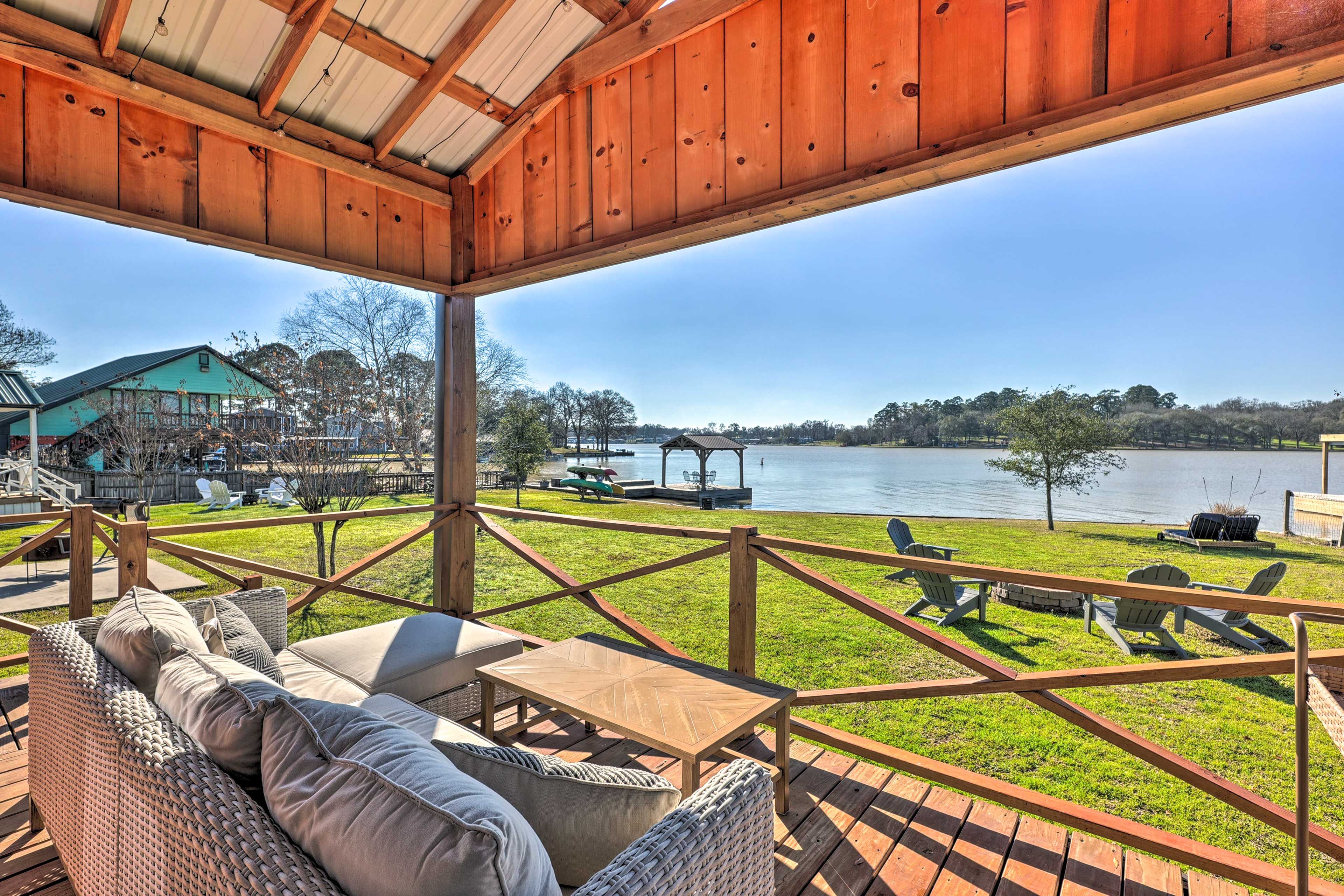 Willis Vacation Rental | 3BR | 3BA | 1,069 Sq Ft