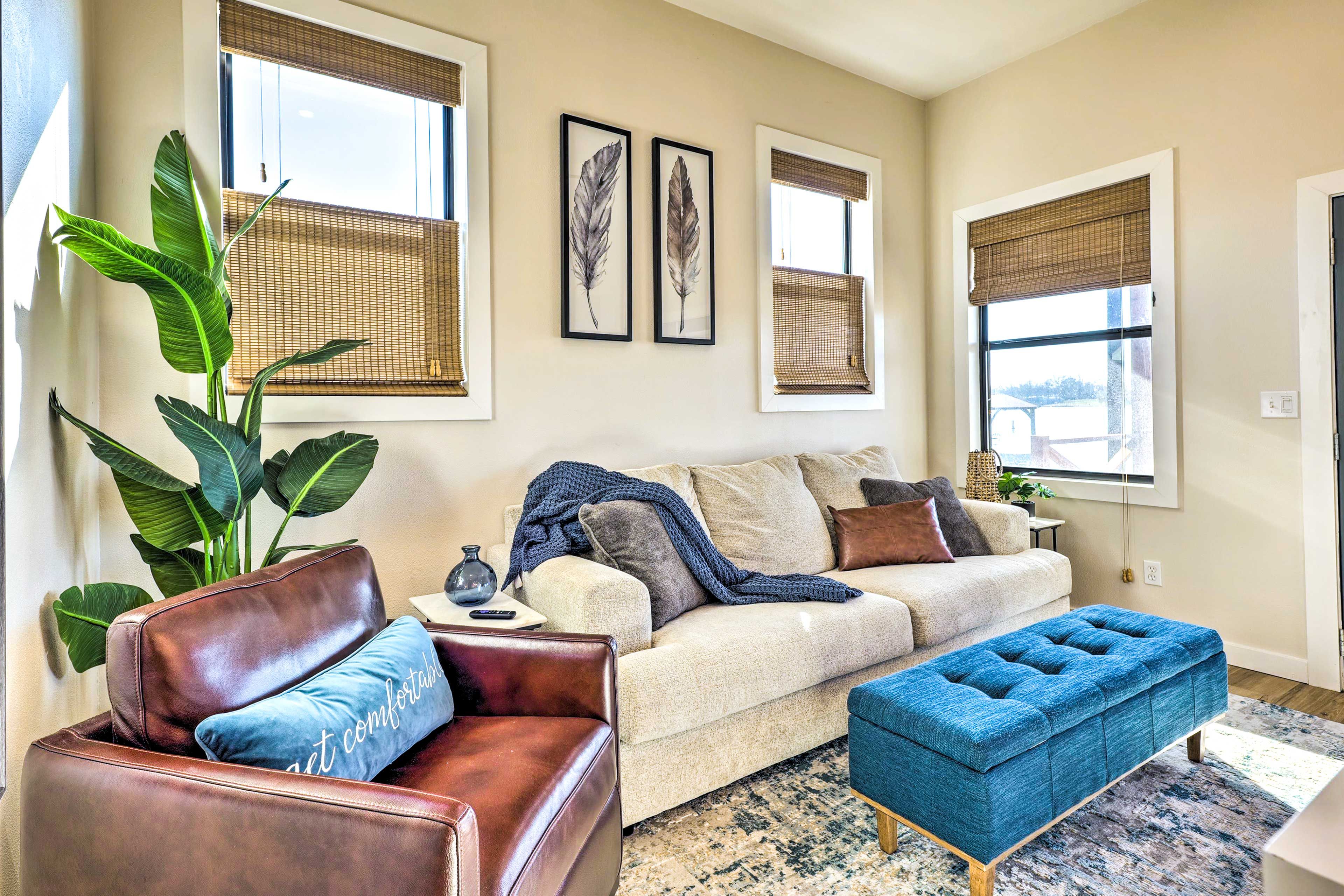 Cabin 2 | Living Room | Queen Sleeper Sofa