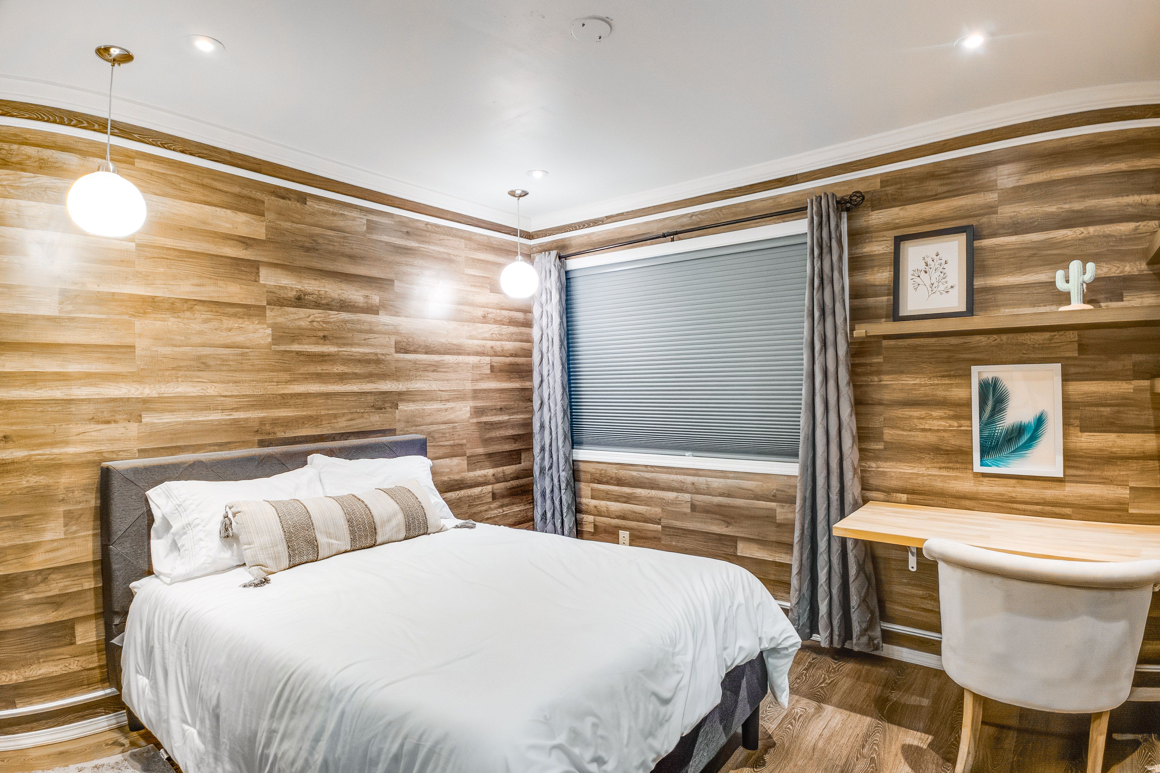 Bedroom 2 | Queen Bed
