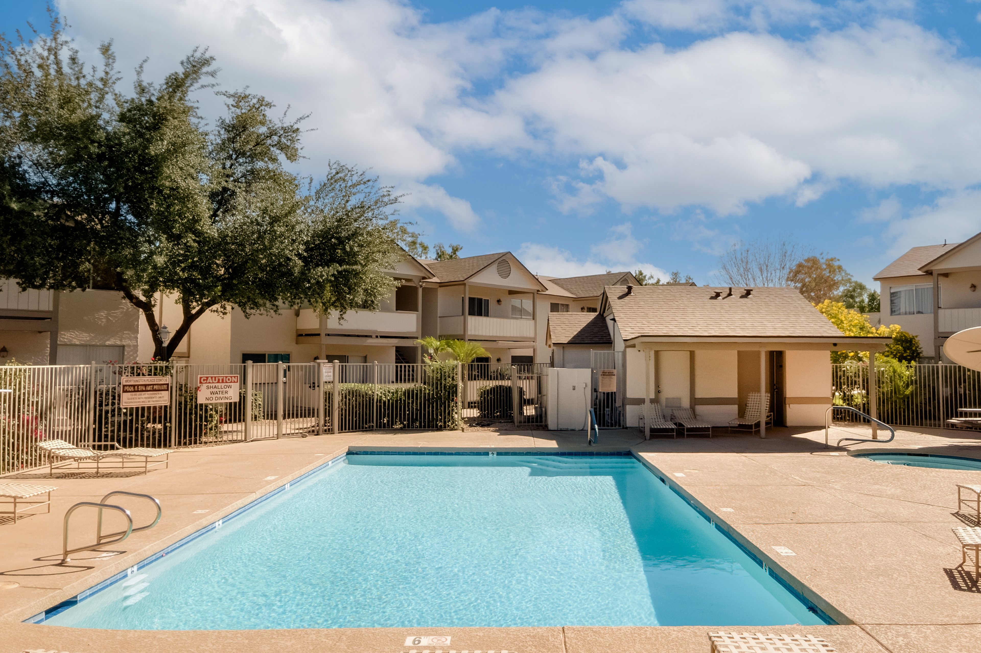 Community Pool & Hot Tub